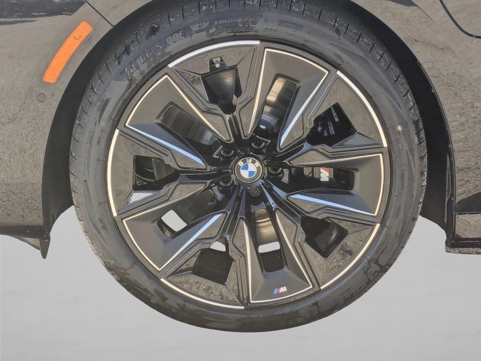 2026 BMW 7 Series 750e - Photo 10