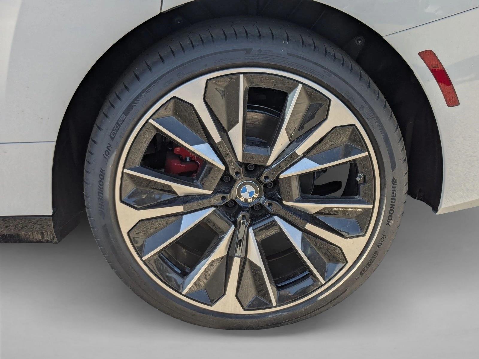 2026 BMW iX 60 - Photo 10