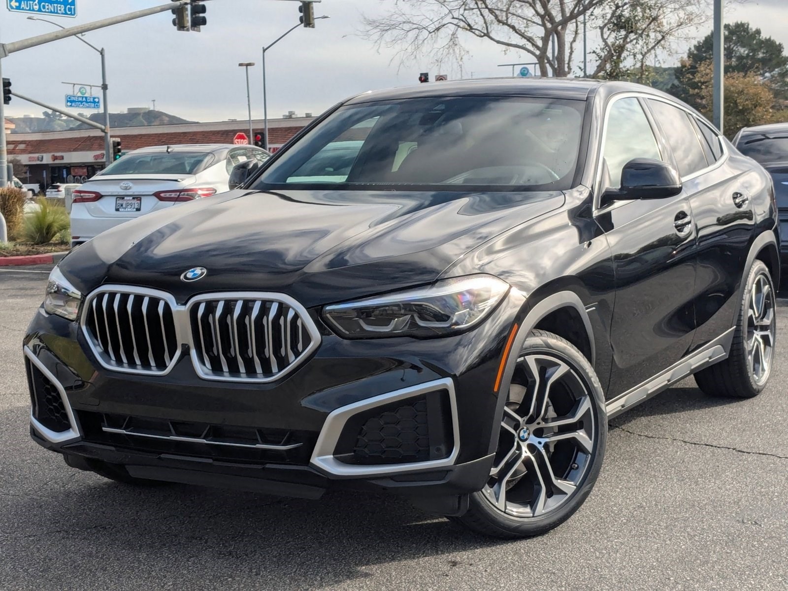 2023 BMW X6 40i's photo