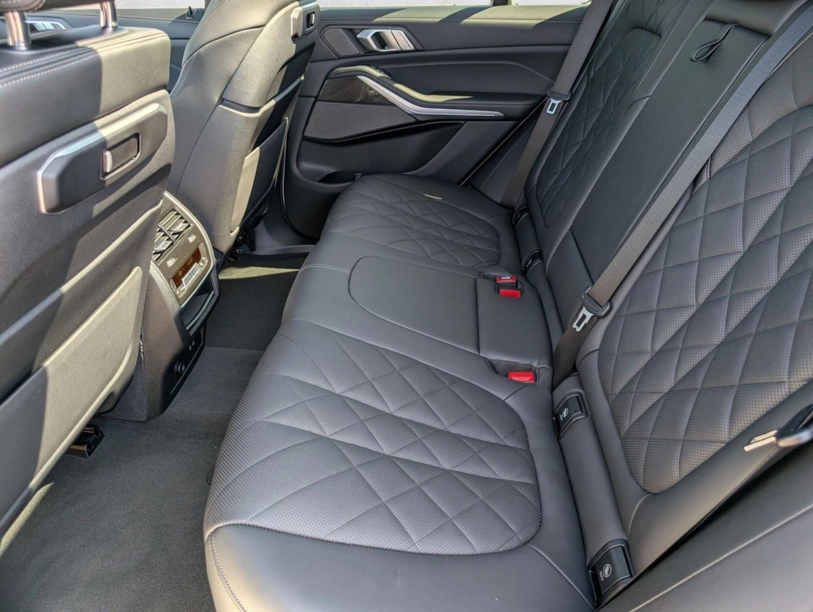 2024 BMW X5 M60i - Photo 21