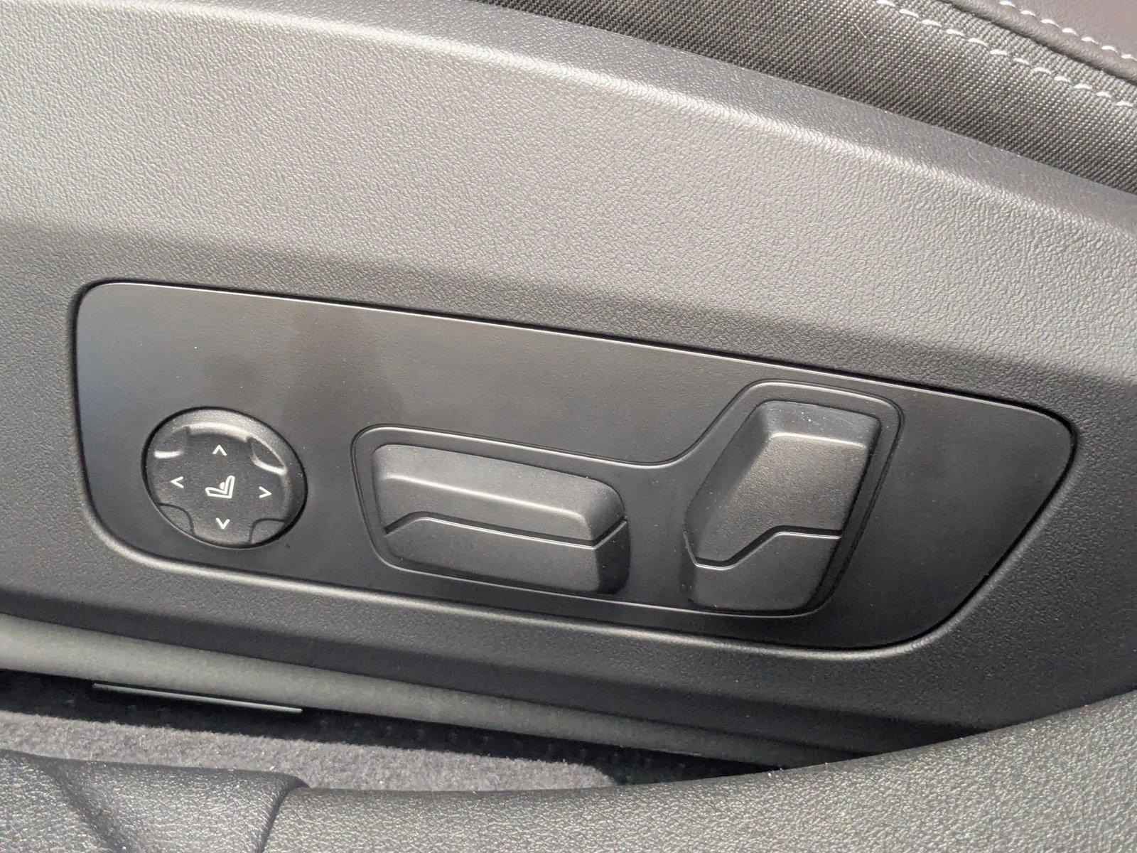 2025 BMW 2 Series M235 - Photo 4