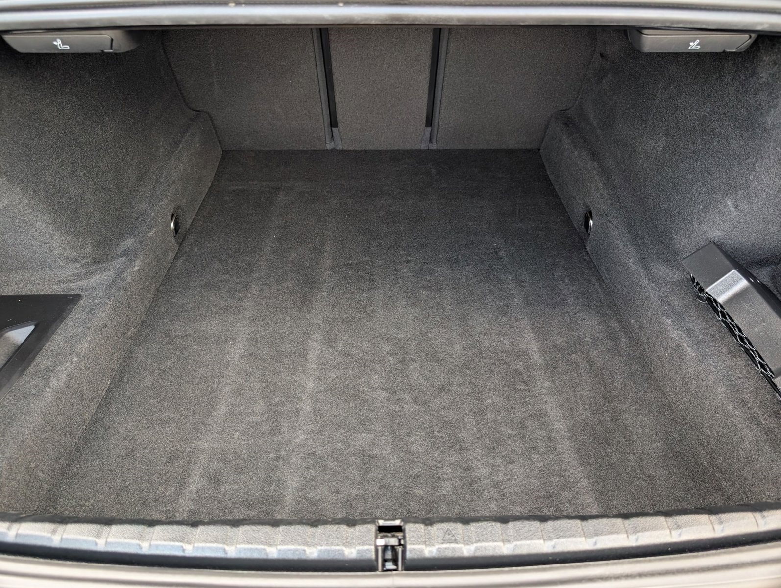 2023 BMW M850i xDrive photo 5