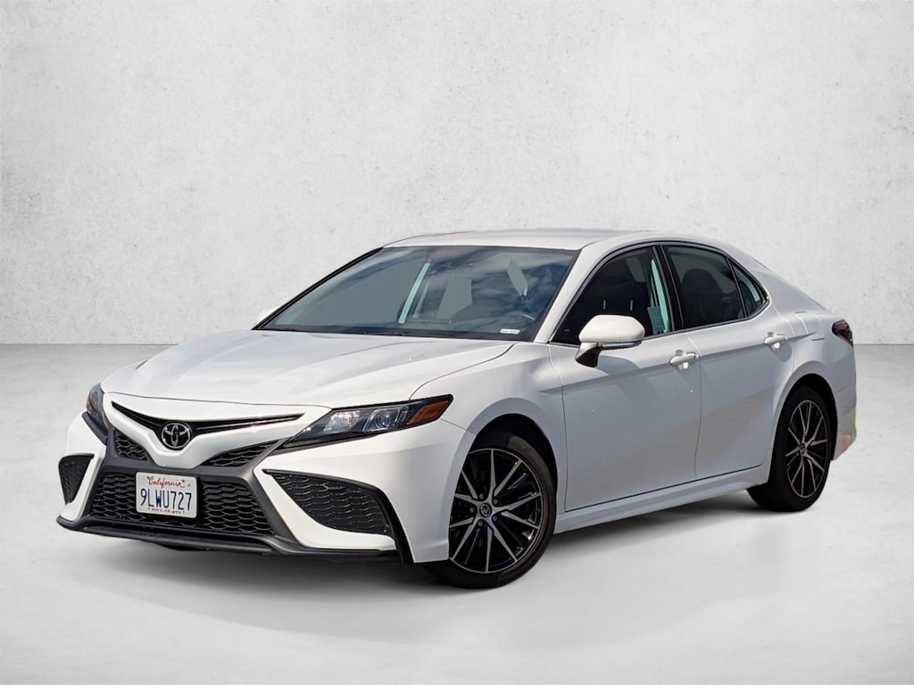 Used 2024 Toyota Camry SE Sedan