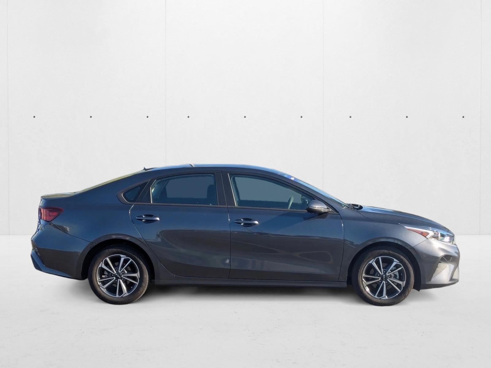 2023 Kia Forte LXS photo 4