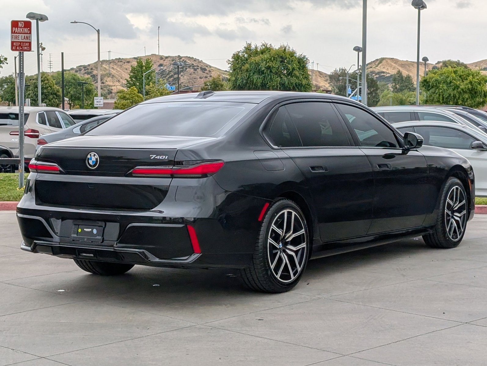 2023 BMW 740i photo 4