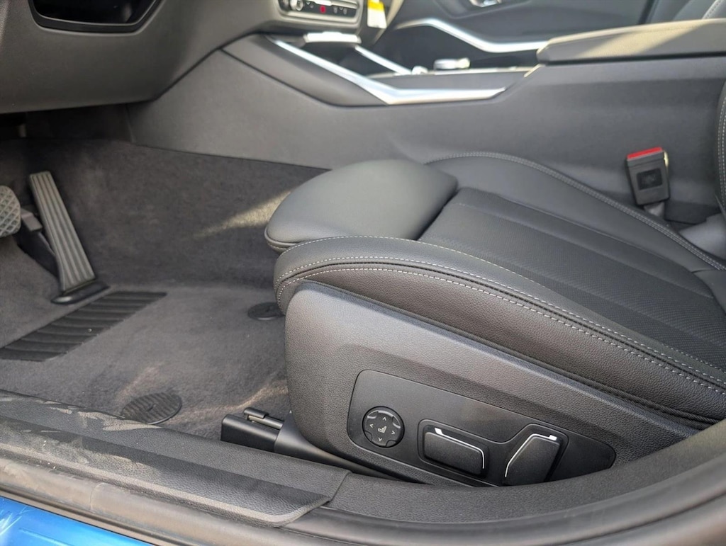 New 2026 BMW 330i Sedan