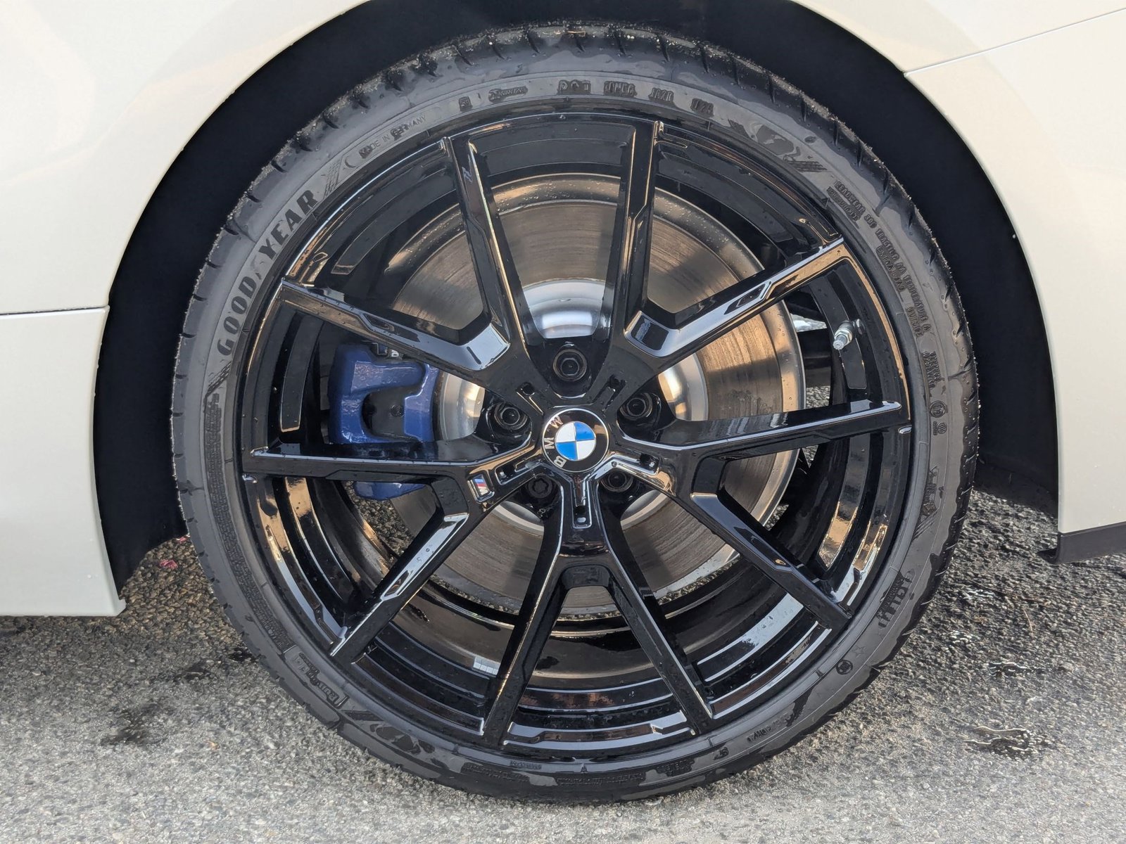 2026 BMW 8 Series 840i - Photo 10