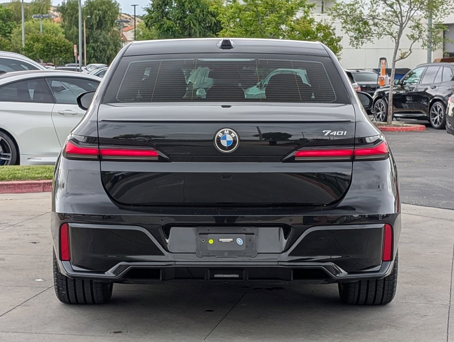 2023 BMW 740i photo 6