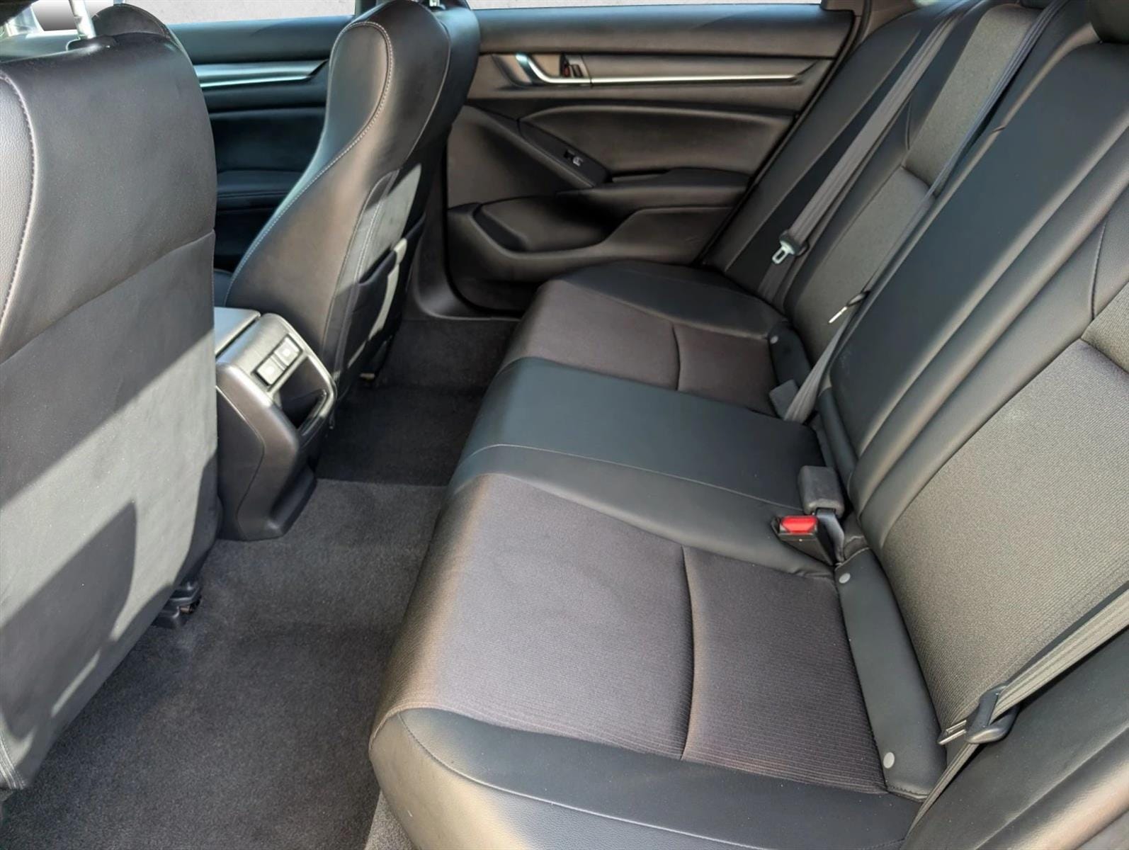 2022 Honda Accord Sport - Photo 17