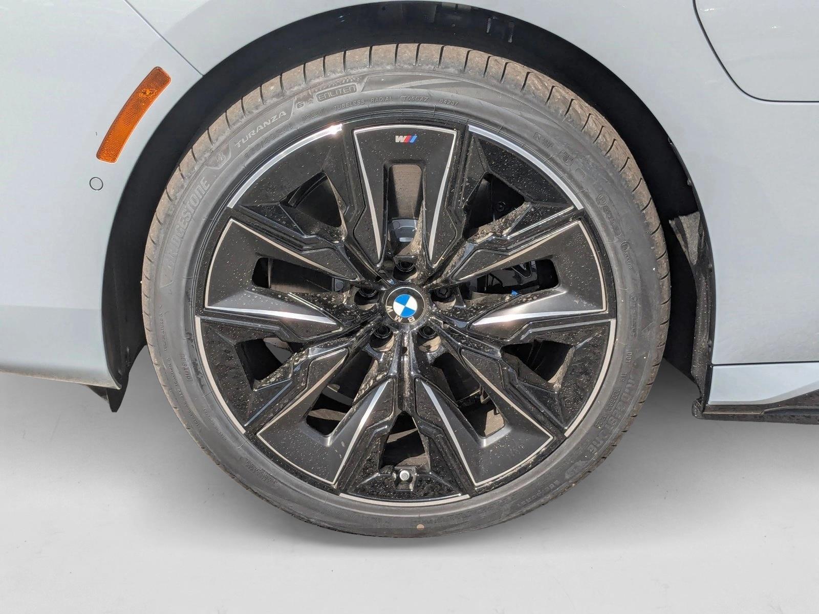 2025 BMW 7 Series 750e - Photo 10