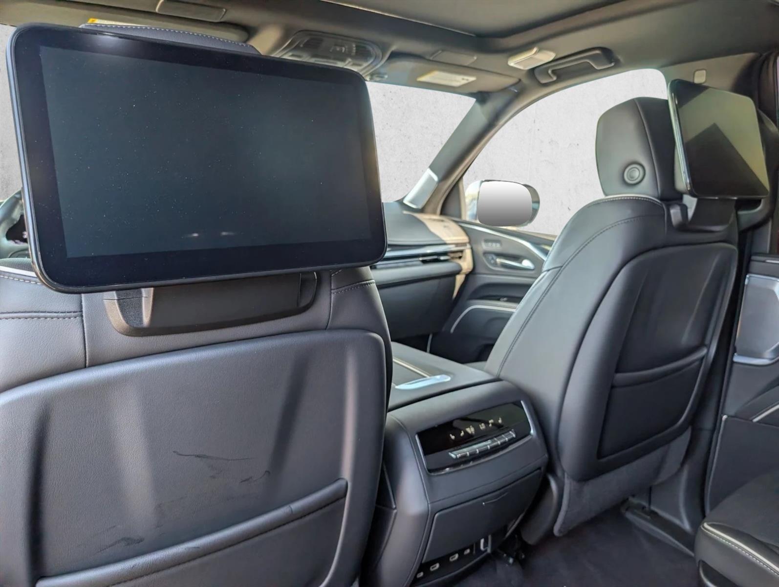 2024 Cadillac Escalade Sport - Photo 18