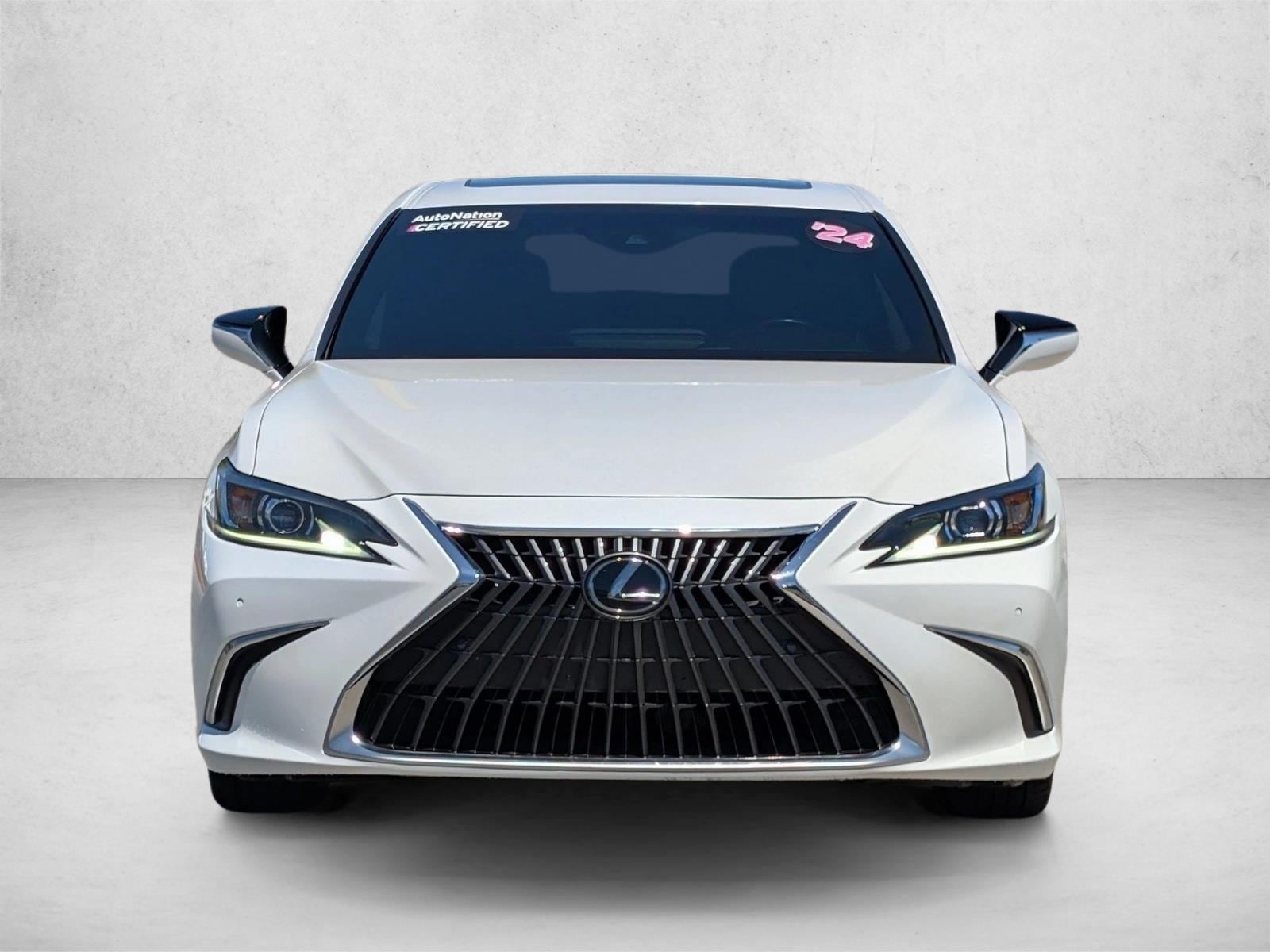 2024 Lexus ES Hybrid 300h - Photo 2