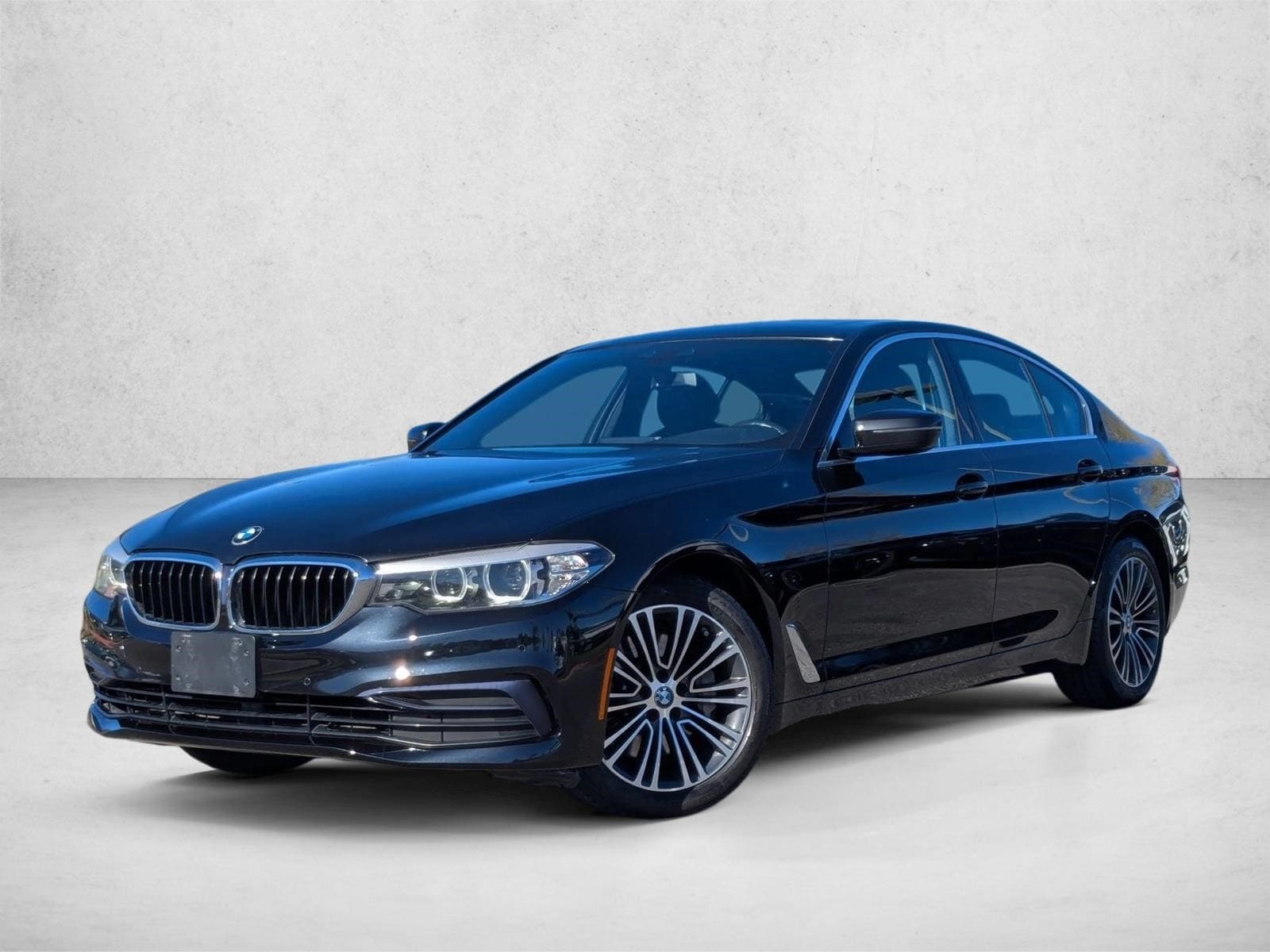 2019 BMW 5 Series 540i's photo
