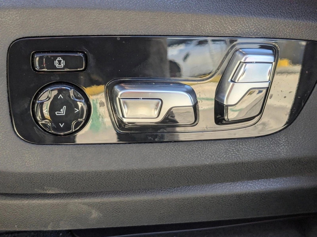 New 2026 BMW X7 M60i SUV