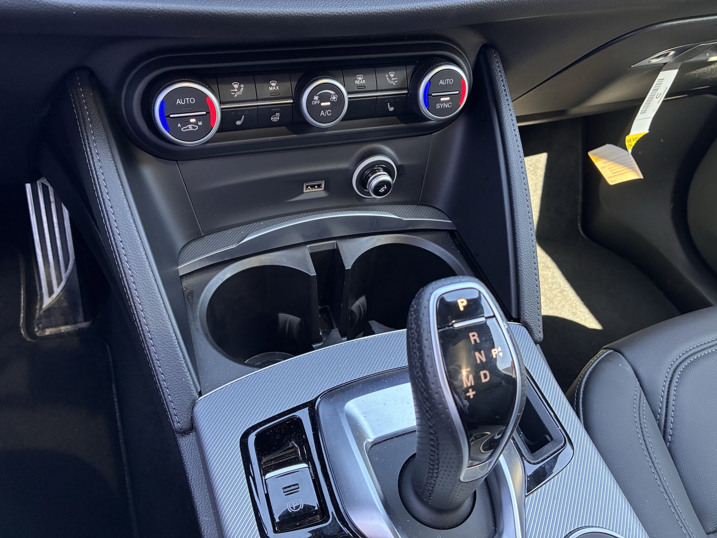2025 Alfa Romeo Stelvio Base - Photo 19