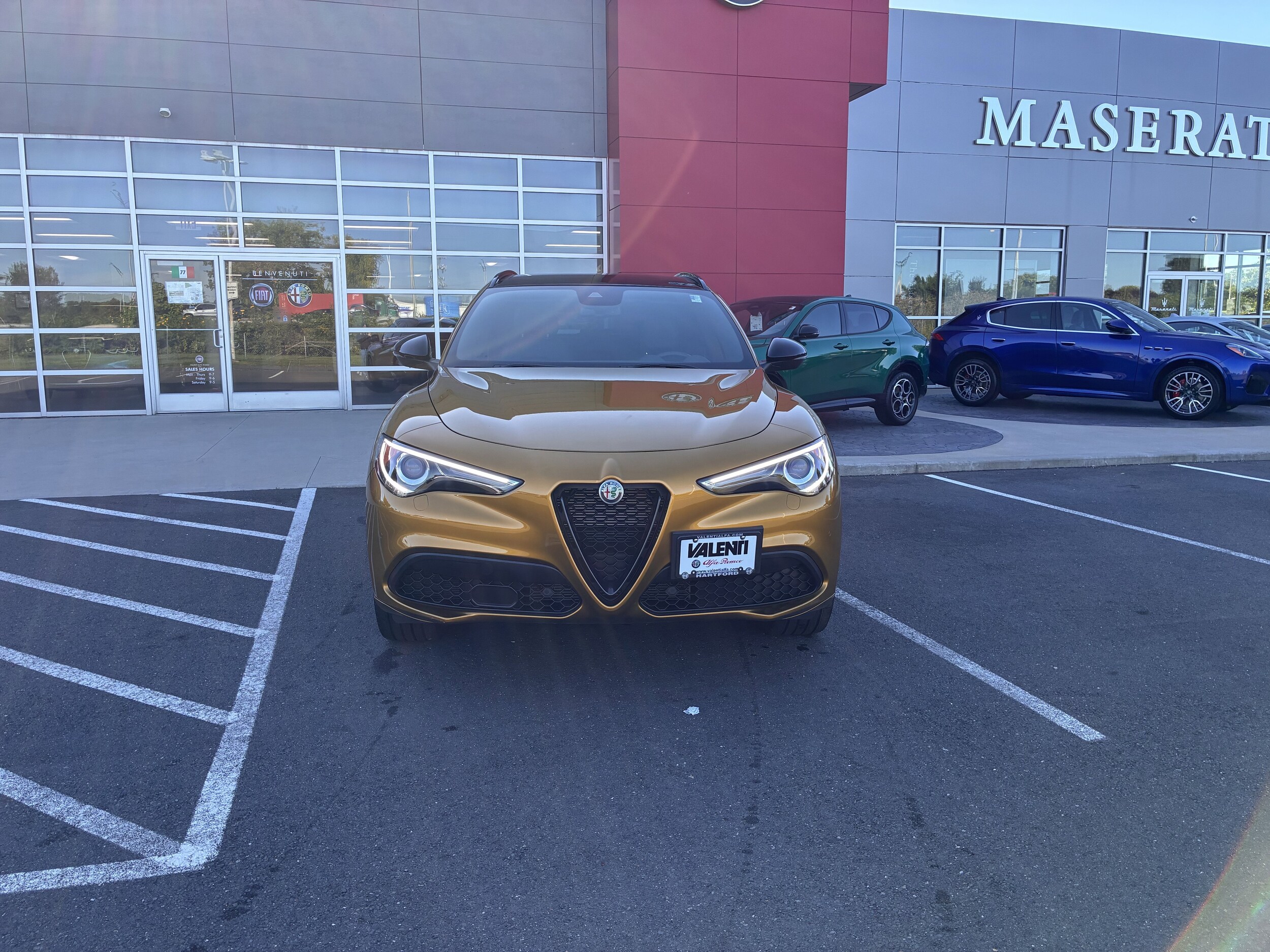 2023 Alfa Romeo Stelvio Ti photo 3