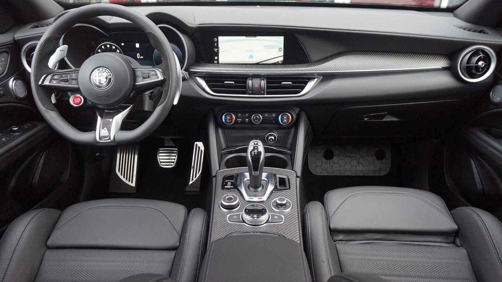 2024 Alfa Romeo Stelvio Quadrifoglio photo 2