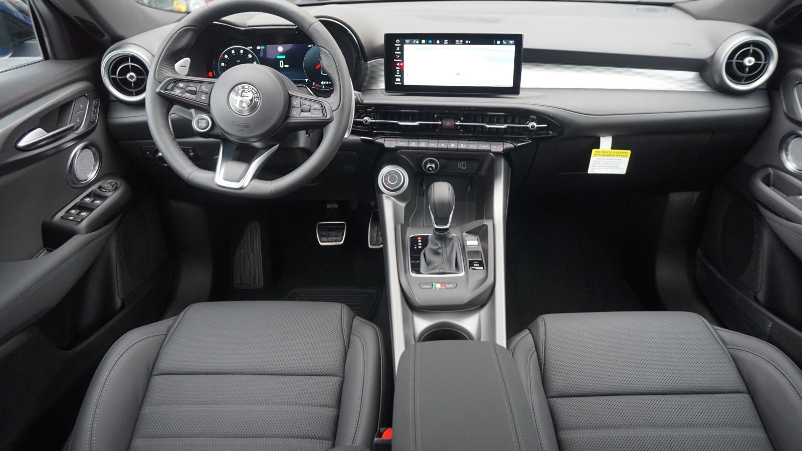2024 Alfa Romeo Tonale Ti photo 2