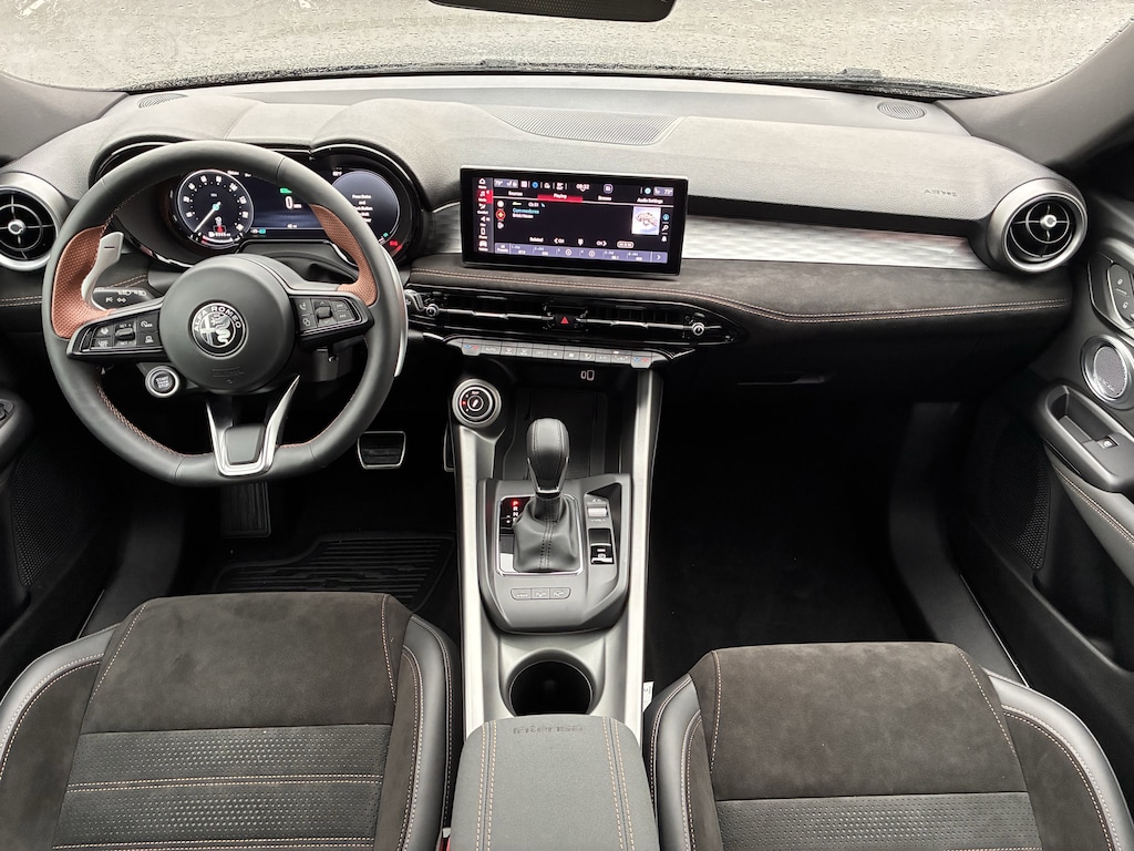 New 2025 Alfa Romeo Tonale INTENSA HYBRID EAWD Sport Utility