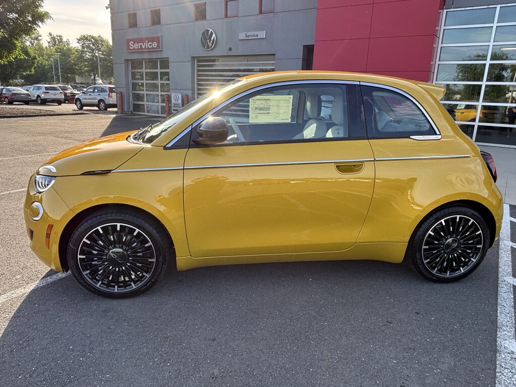 New 2026 FIAT 500e Hatchback
