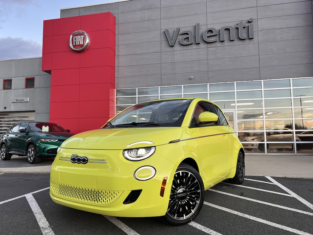 New 2025 FIAT 500e ICONA Hatchback