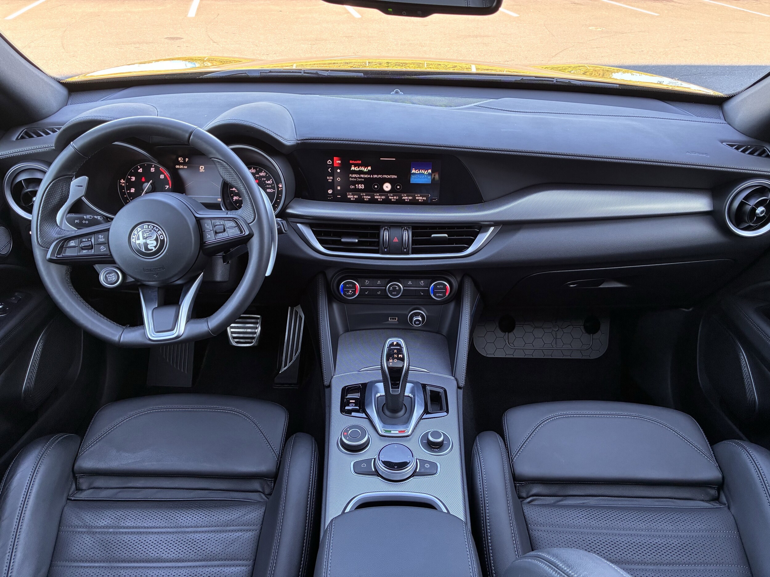 2023 Alfa Romeo Stelvio Ti photo 2