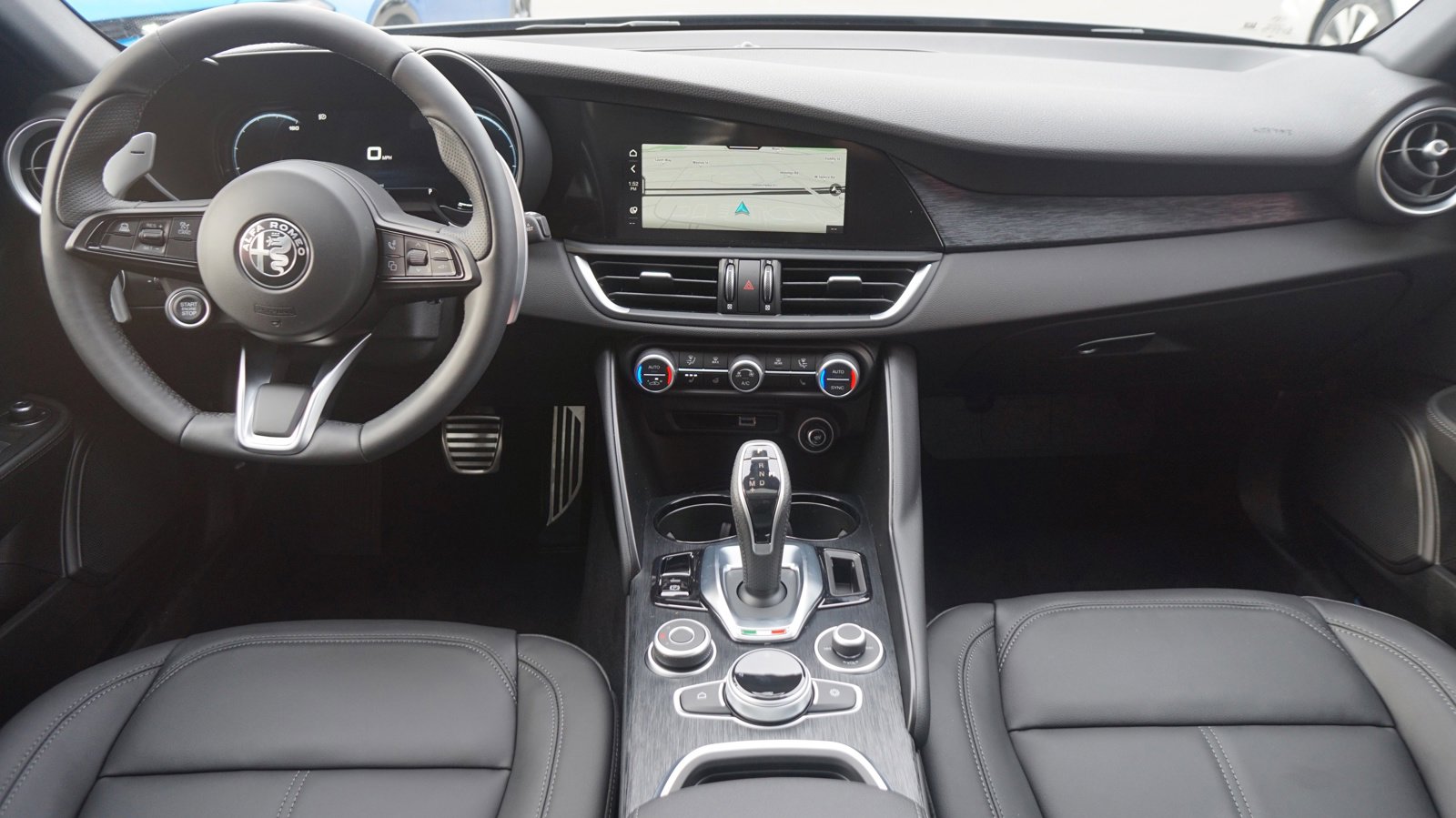 2024 Alfa Romeo Giulia SPRINT photo 2
