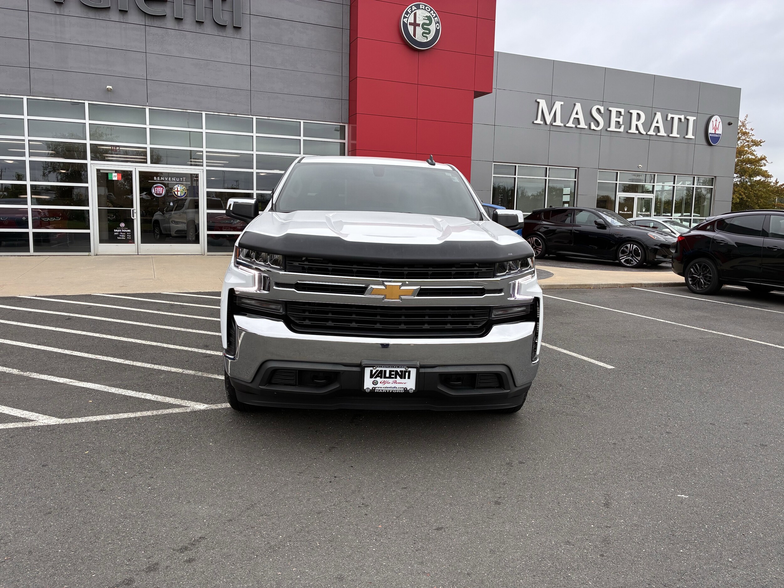 2021 Chevrolet Silverado 1500 LT photo 3