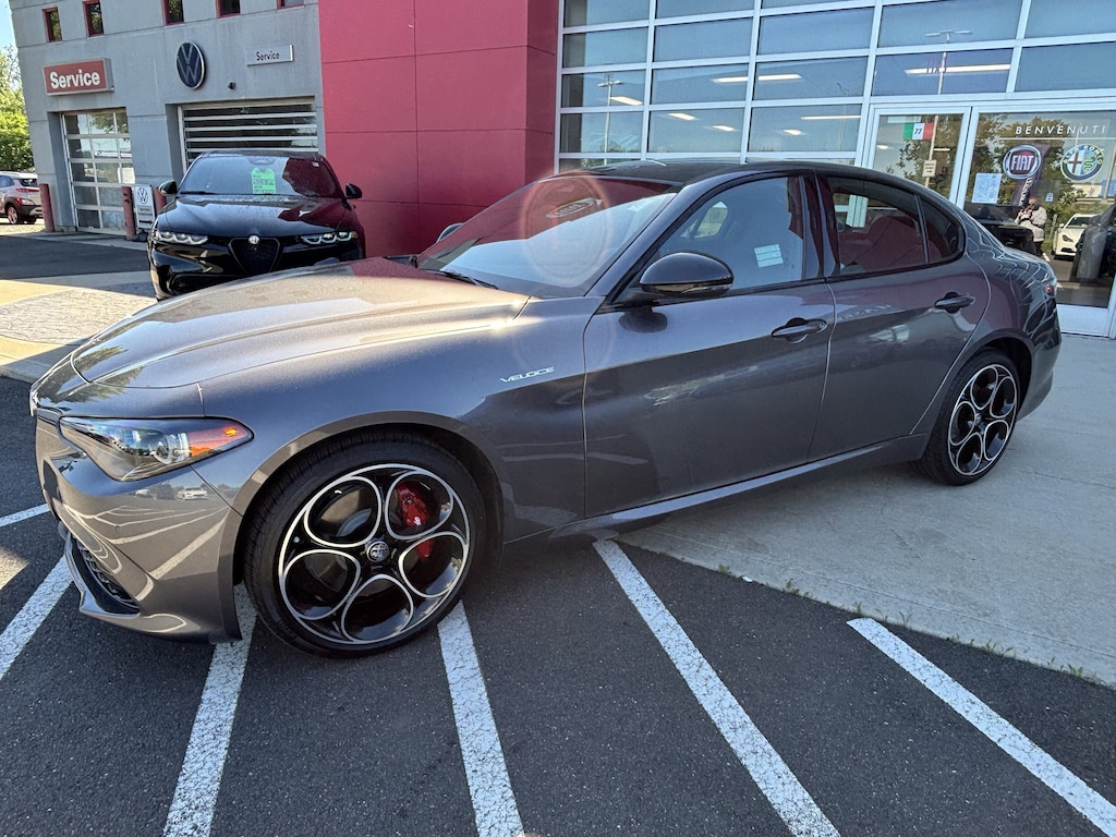New 2025 Alfa Romeo Giulia AWD Sedan