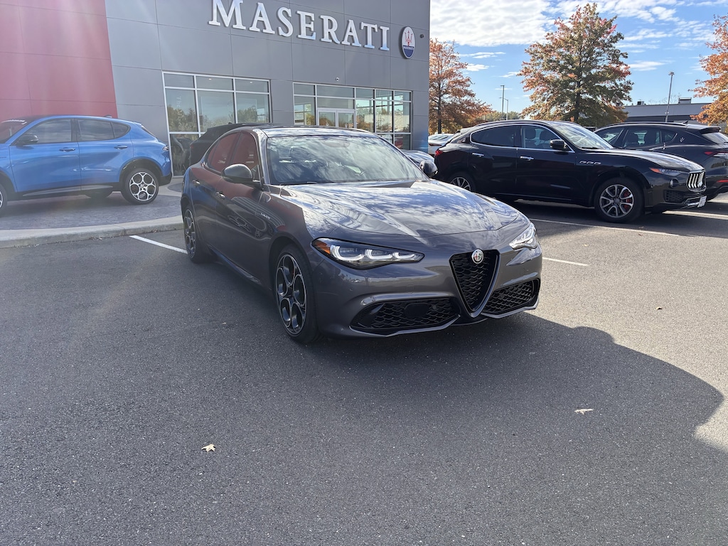 New 2025 Alfa Romeo Giulia AWD Sedan