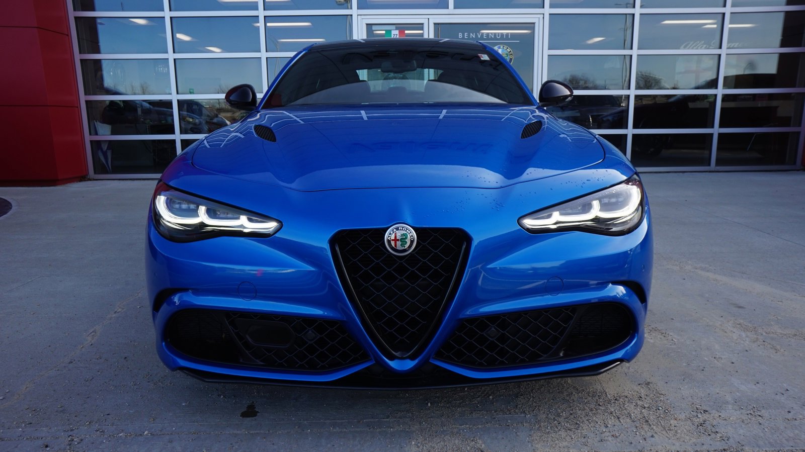2024 Alfa Romeo Giulia Quadrifoglio photo 4