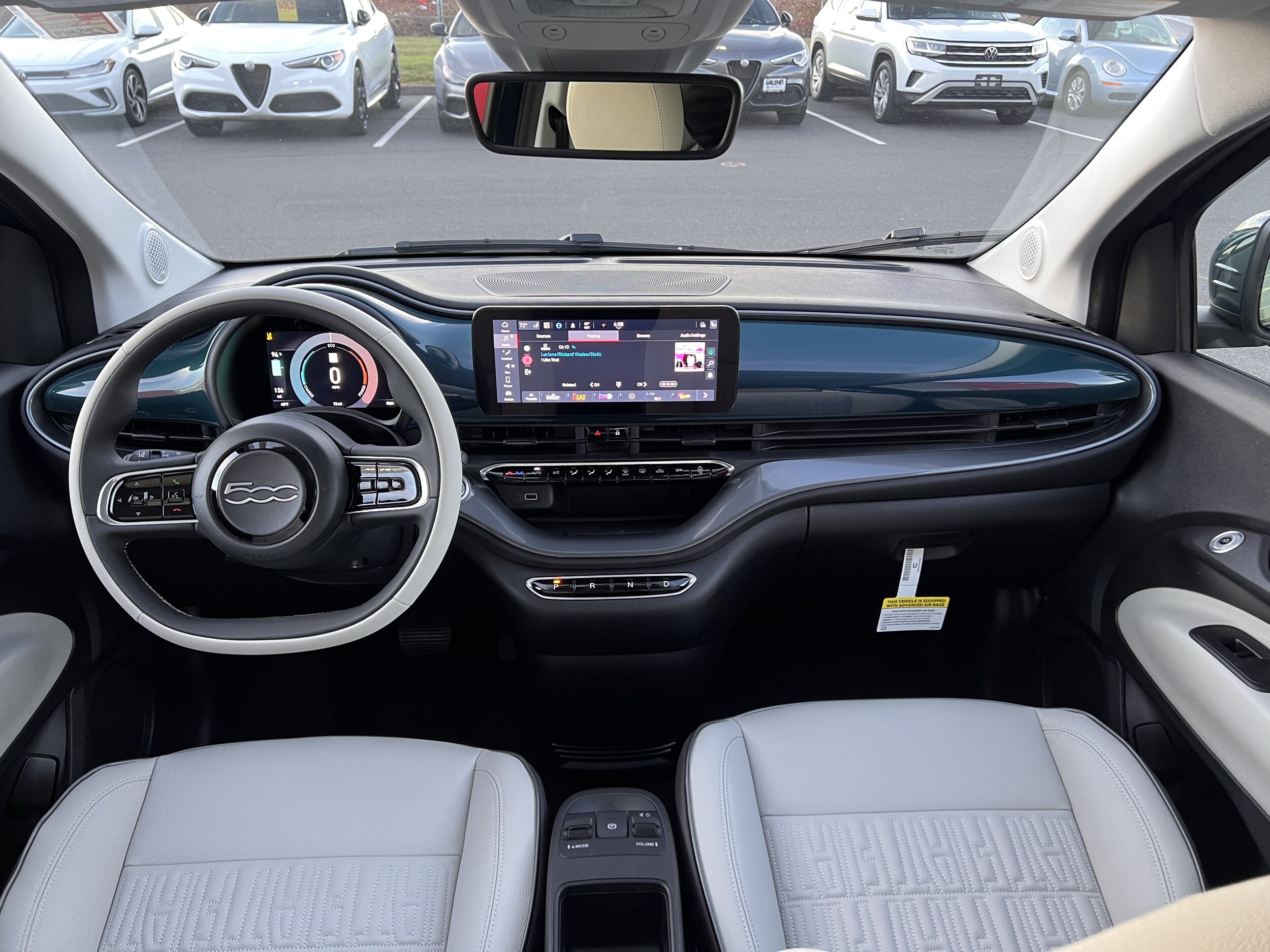 2025 Fiat 500e photo 2