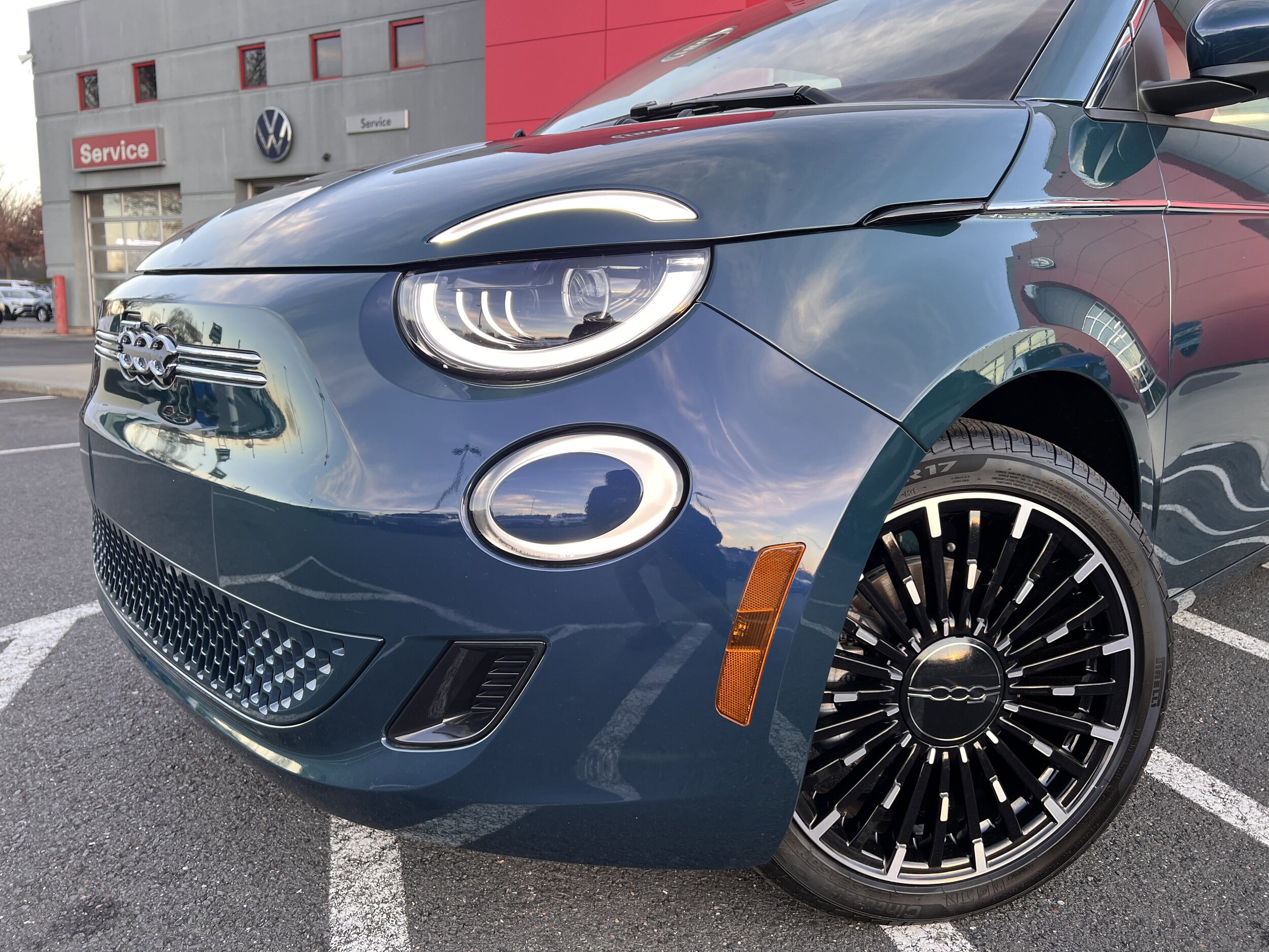 2025 Fiat 500e photo 3