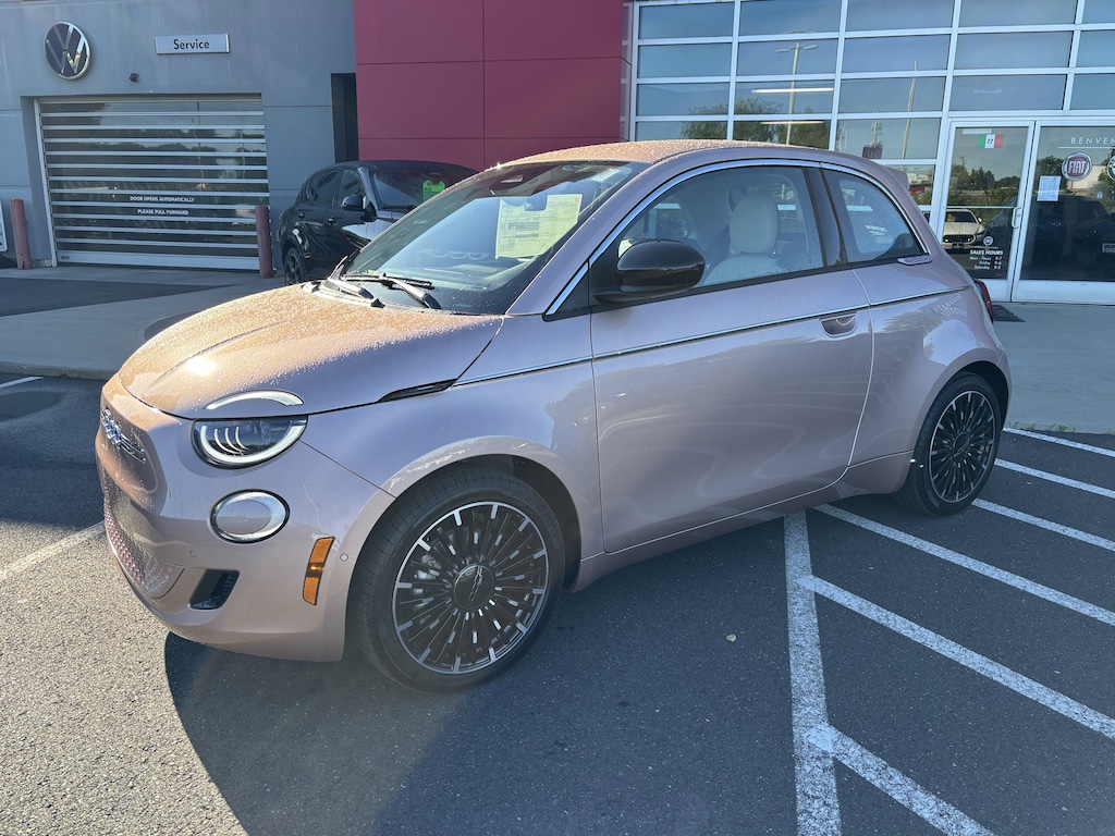 New 2026 FIAT 500e ICONA Hatchback