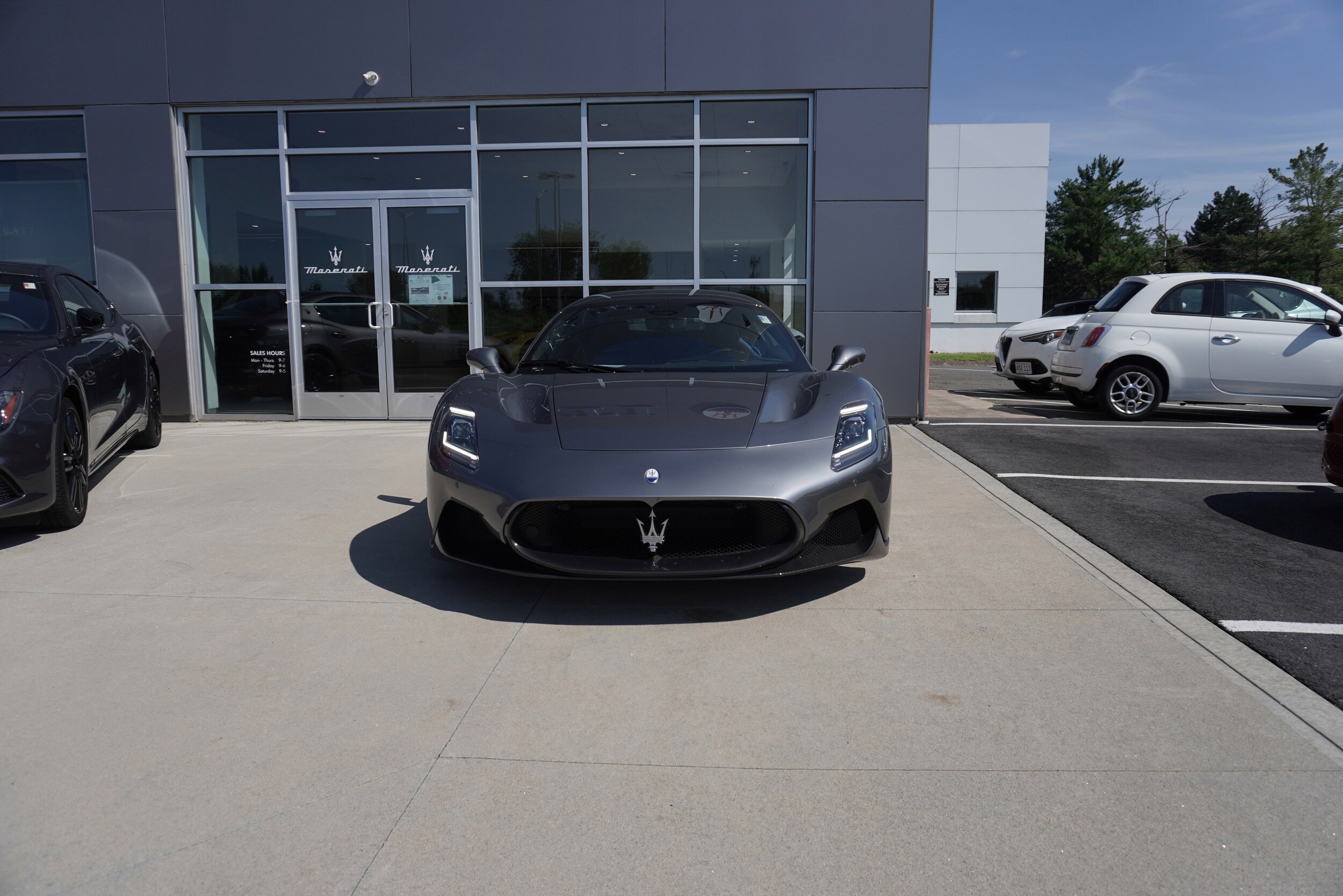 2022 Maserati MC20 Coupe photo 2
