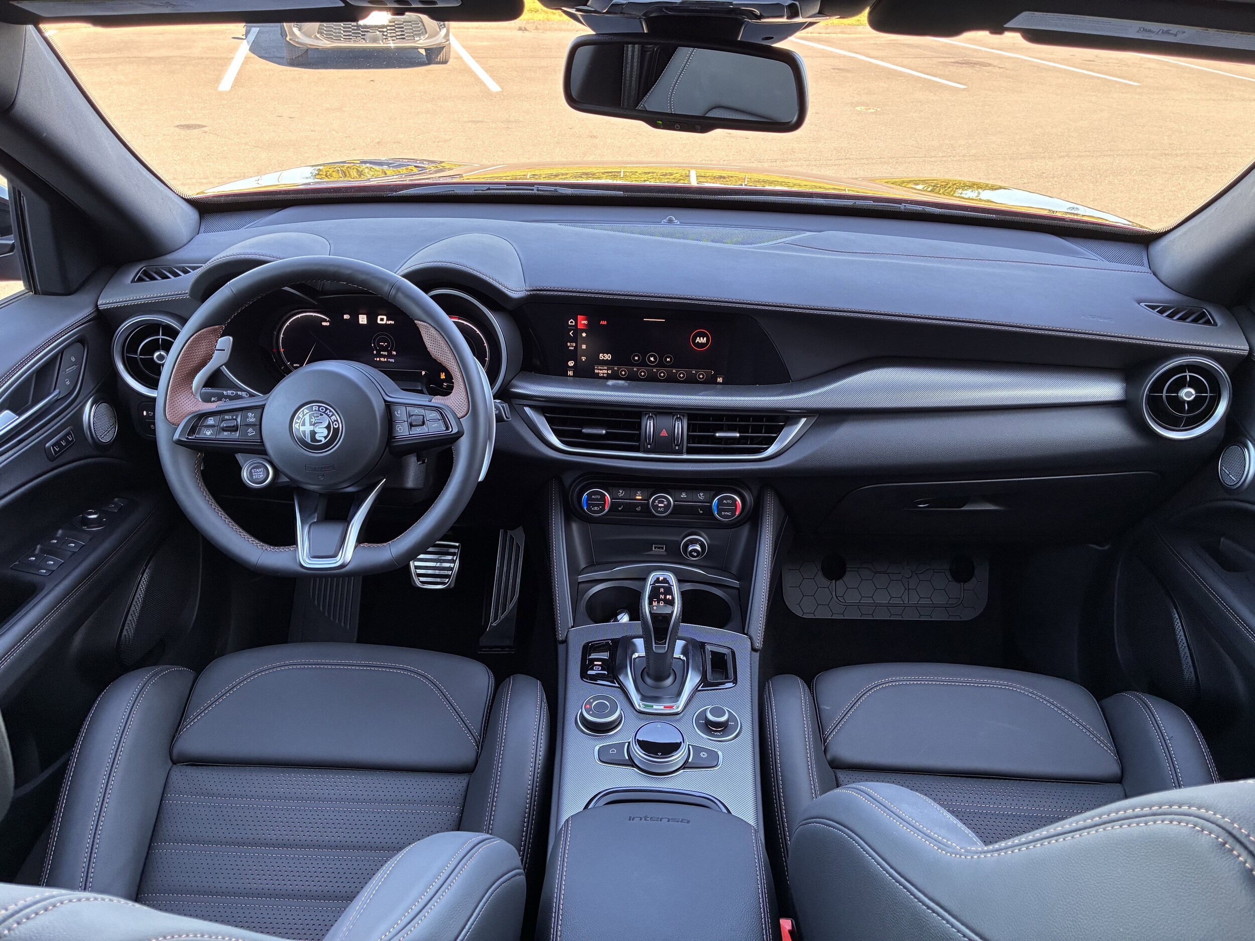 2025 Alfa Romeo Stelvio Sprint Base photo 2