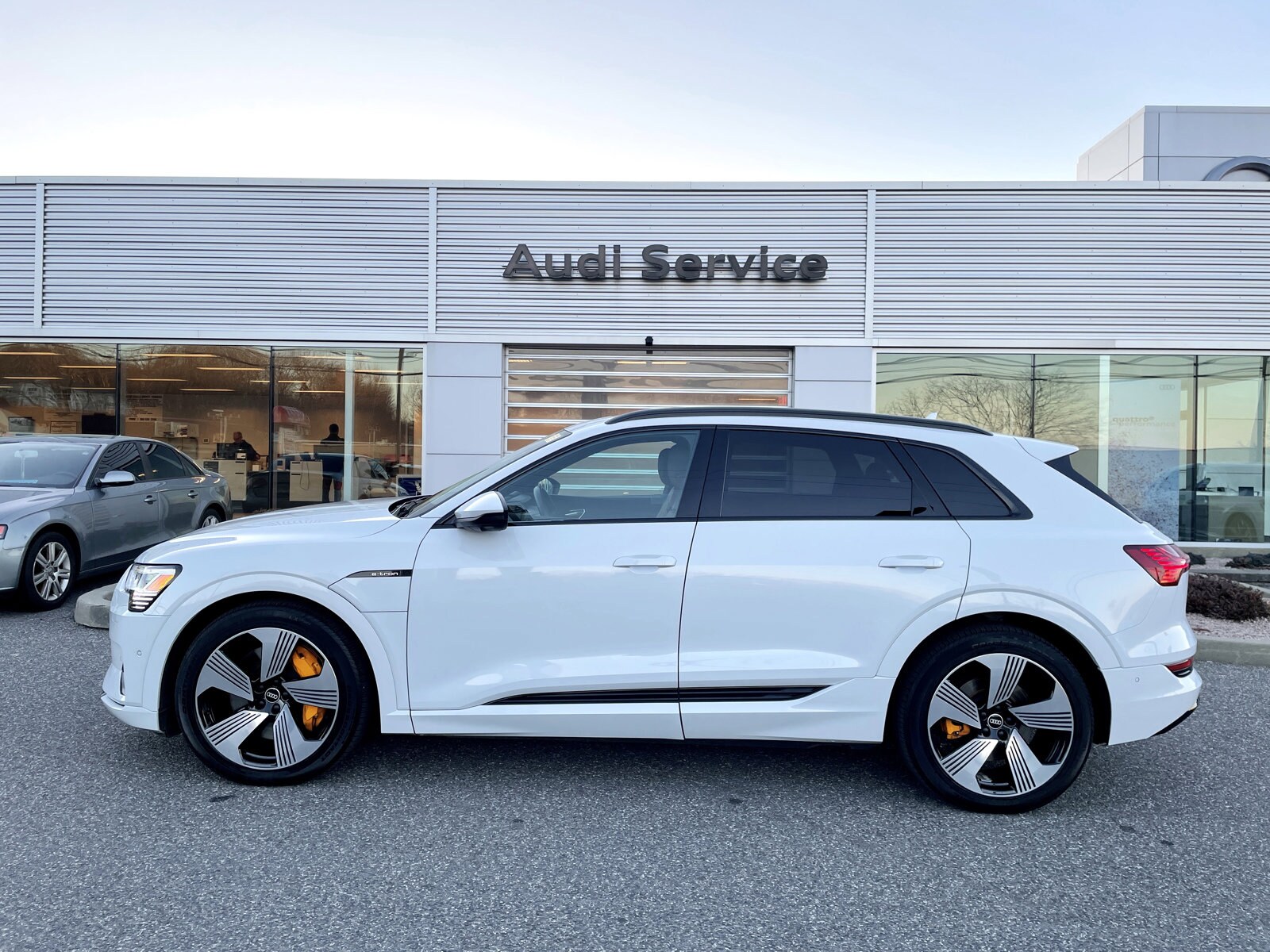 2022 Audi e-tron Premium Plus photo 4