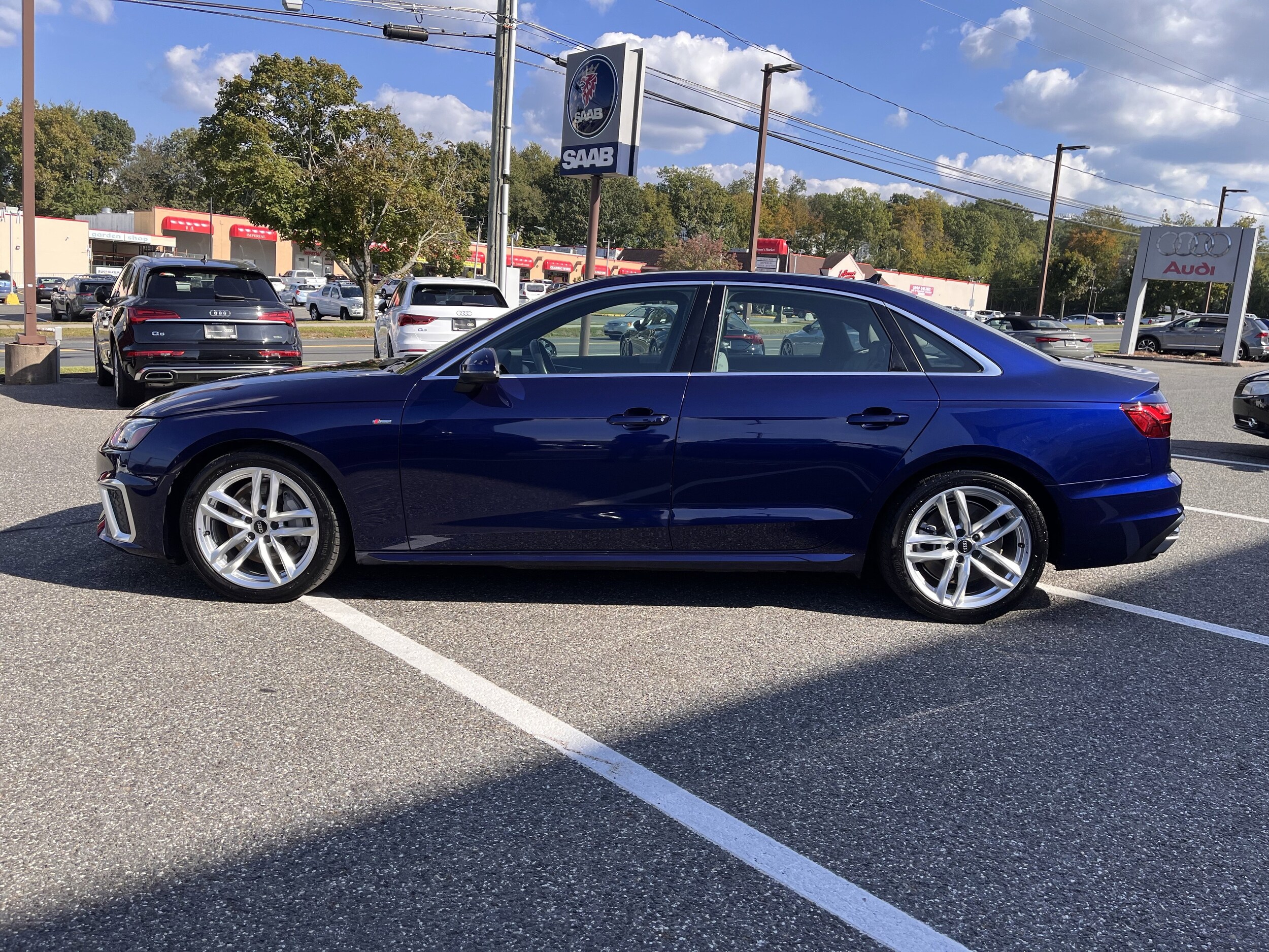 2023 Audi A4 S line Quattro Premium Plus photo 4