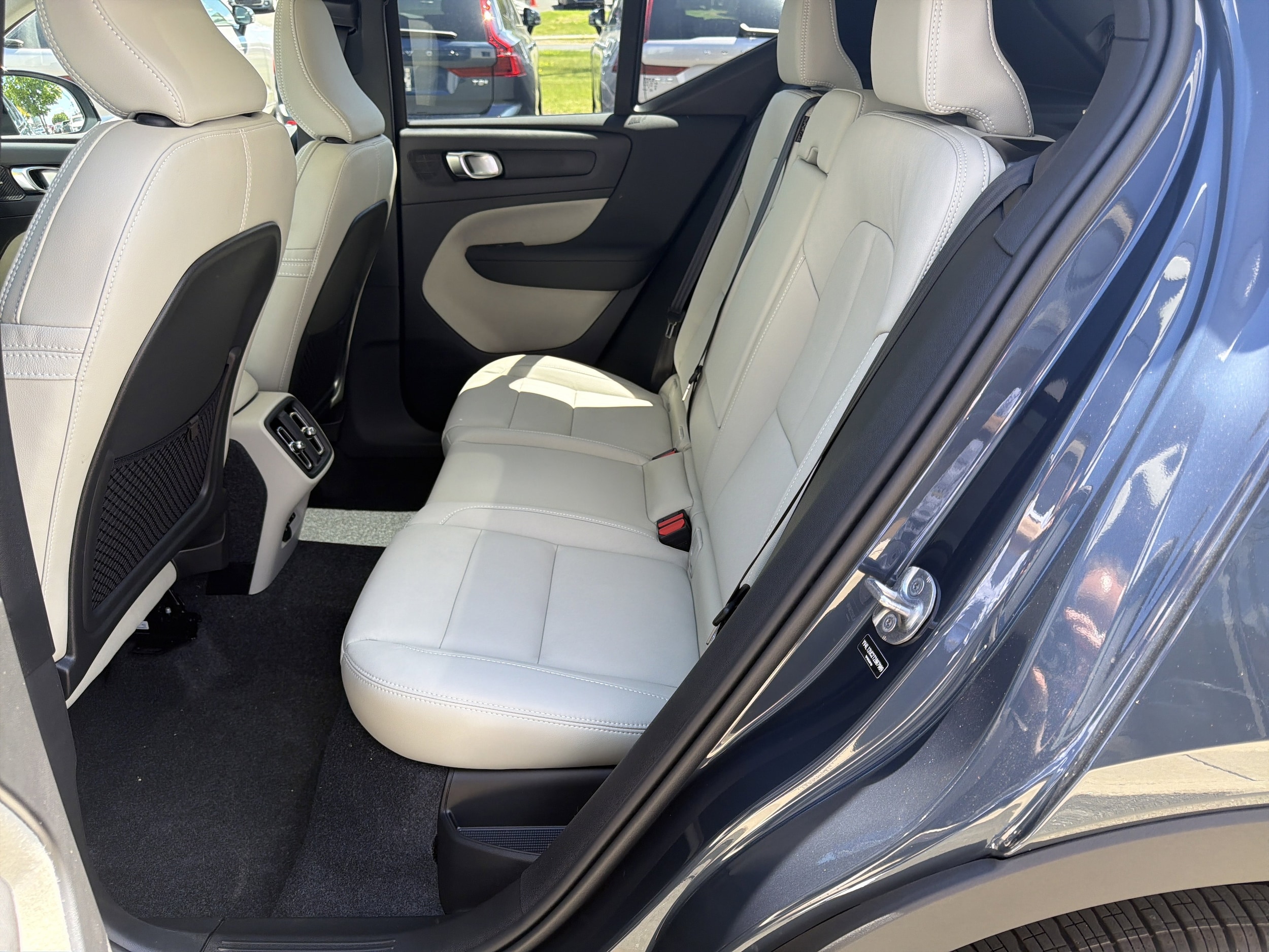 2026 Volvo XC40 Plus - Photo 15