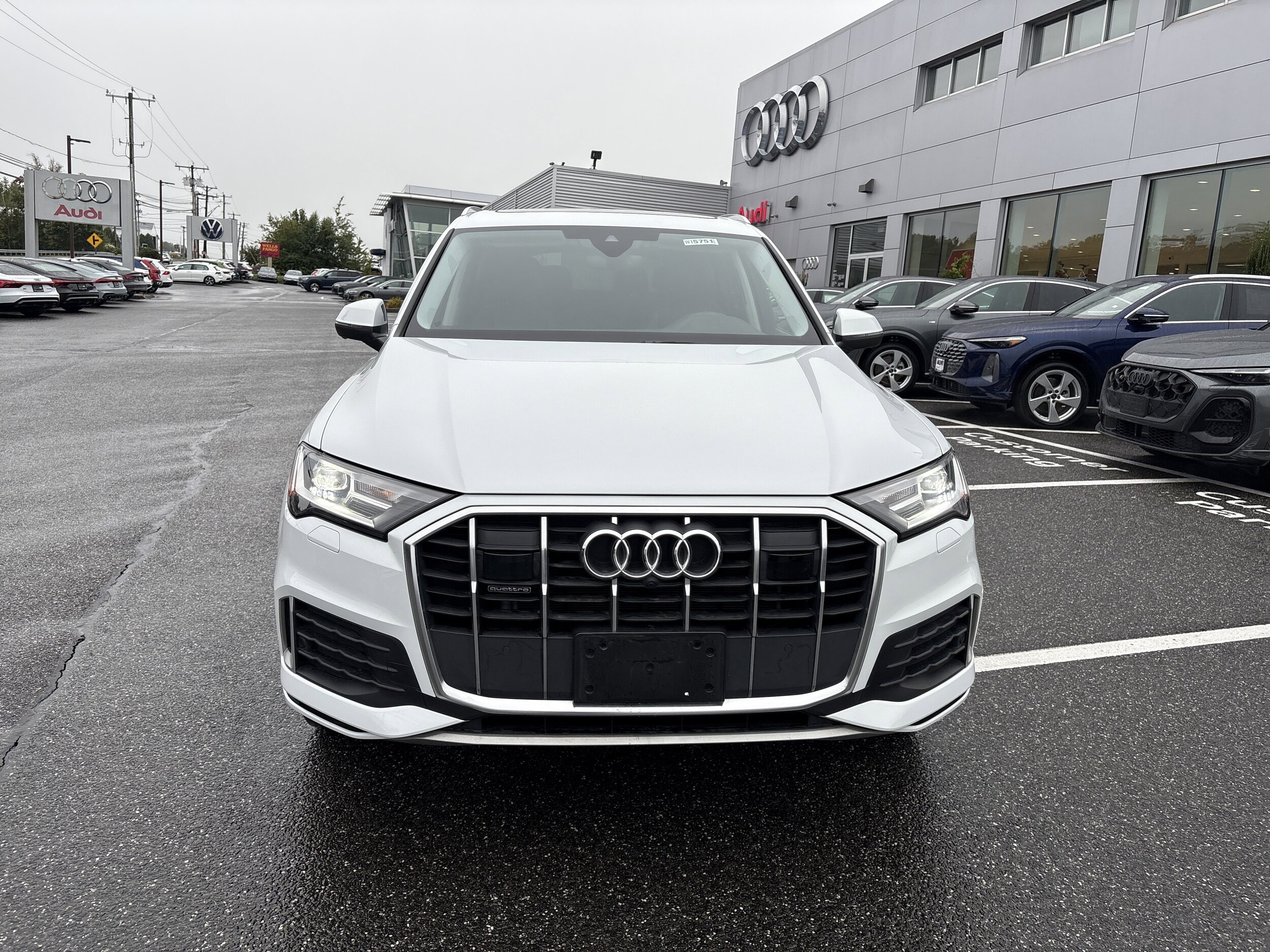 2023 Audi Q7 Premium Plus photo 2
