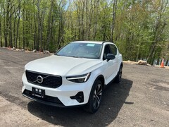 2025 Volvo XC40 Ultra Dark Theme B5 AWD Ultra Dark Theme