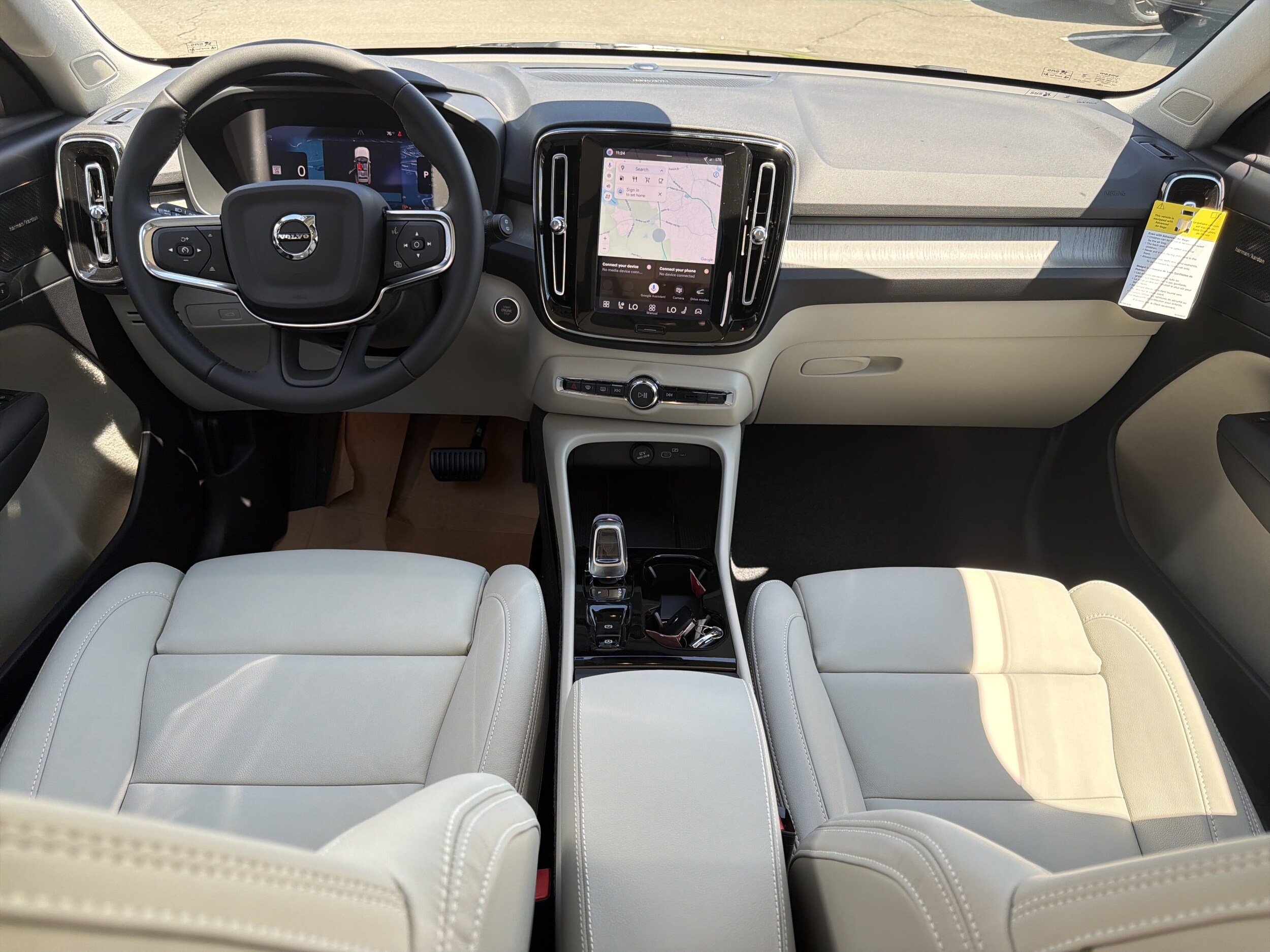 2026 Volvo XC40 Plus - Photo 20