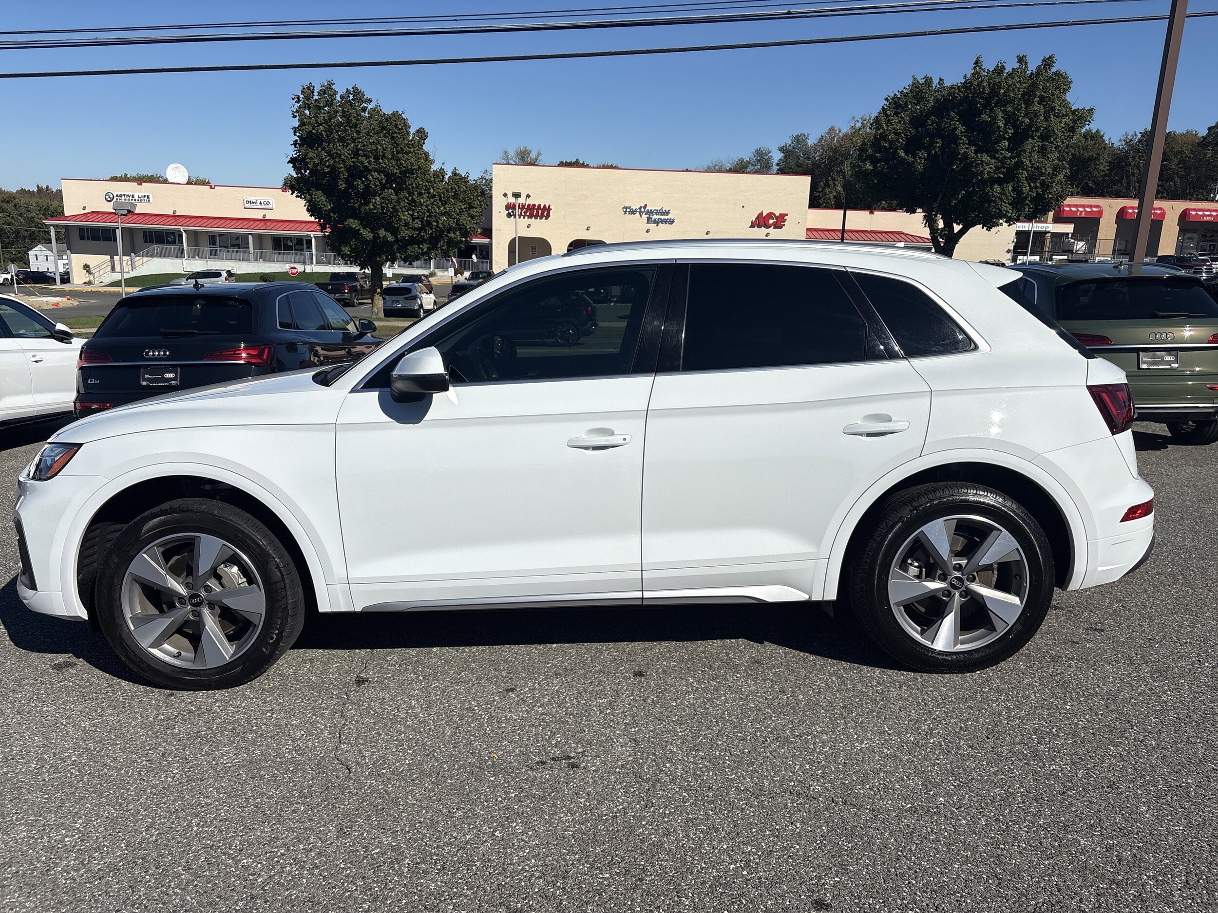 2023 Audi Q5 Premium Plus photo 4