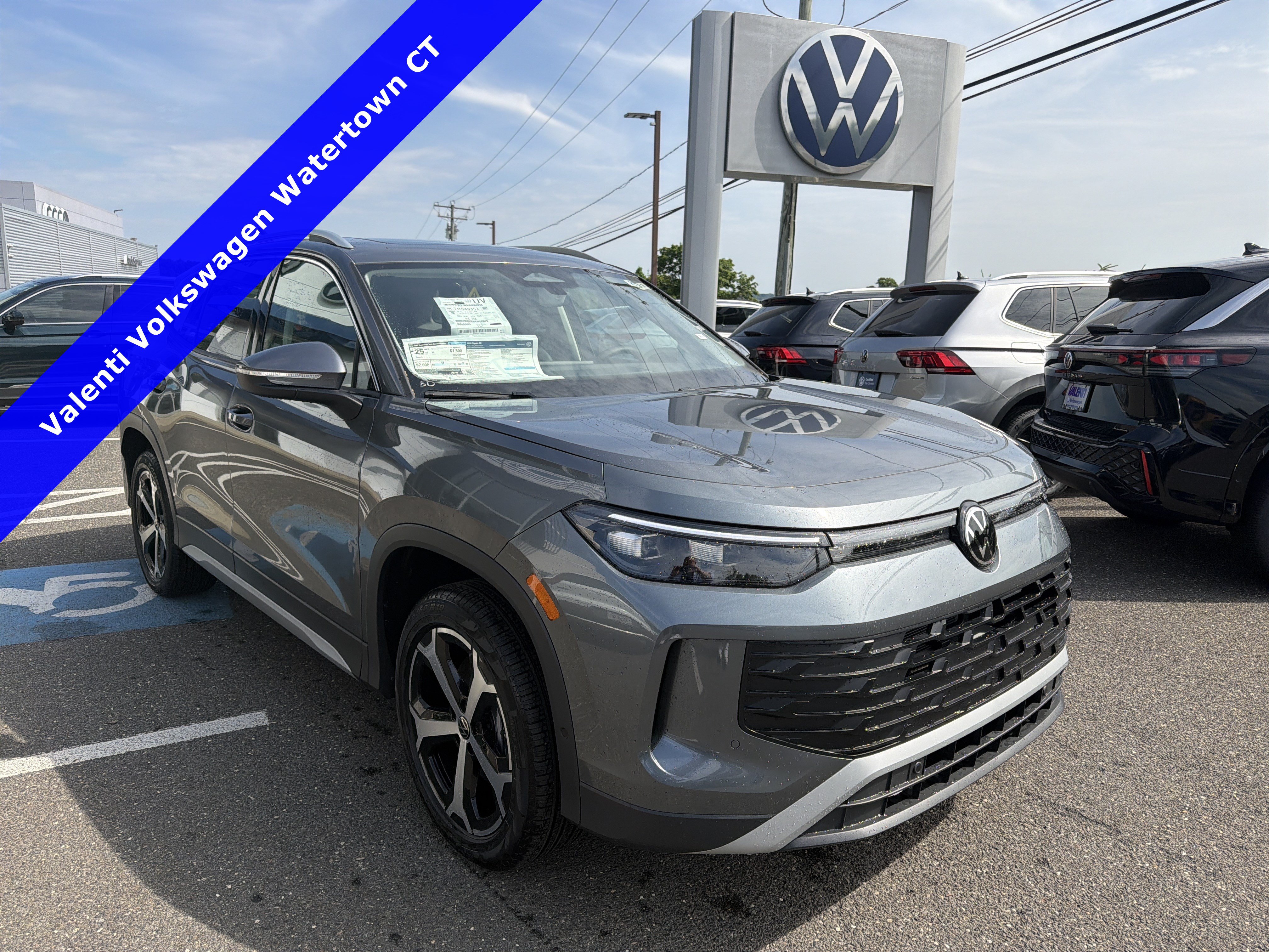 New 2026 Volkswagen Tiguan SE 2.0T SE 4MOTION
