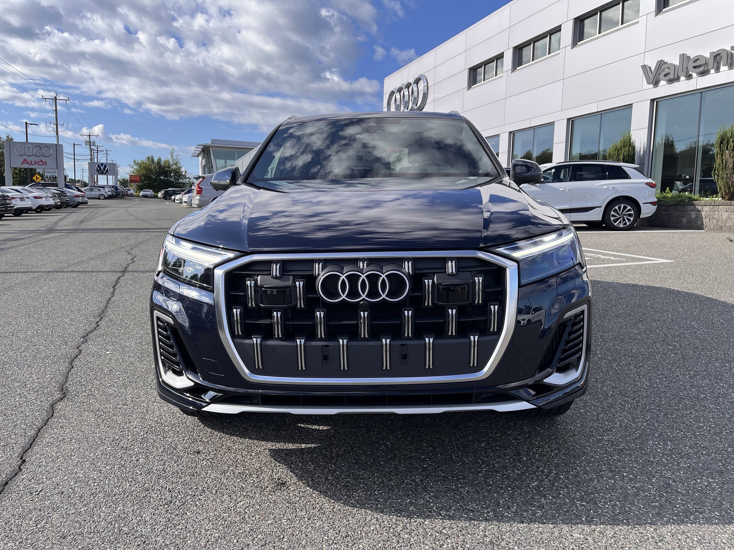 2025 Audi Q7 Premium photo 2