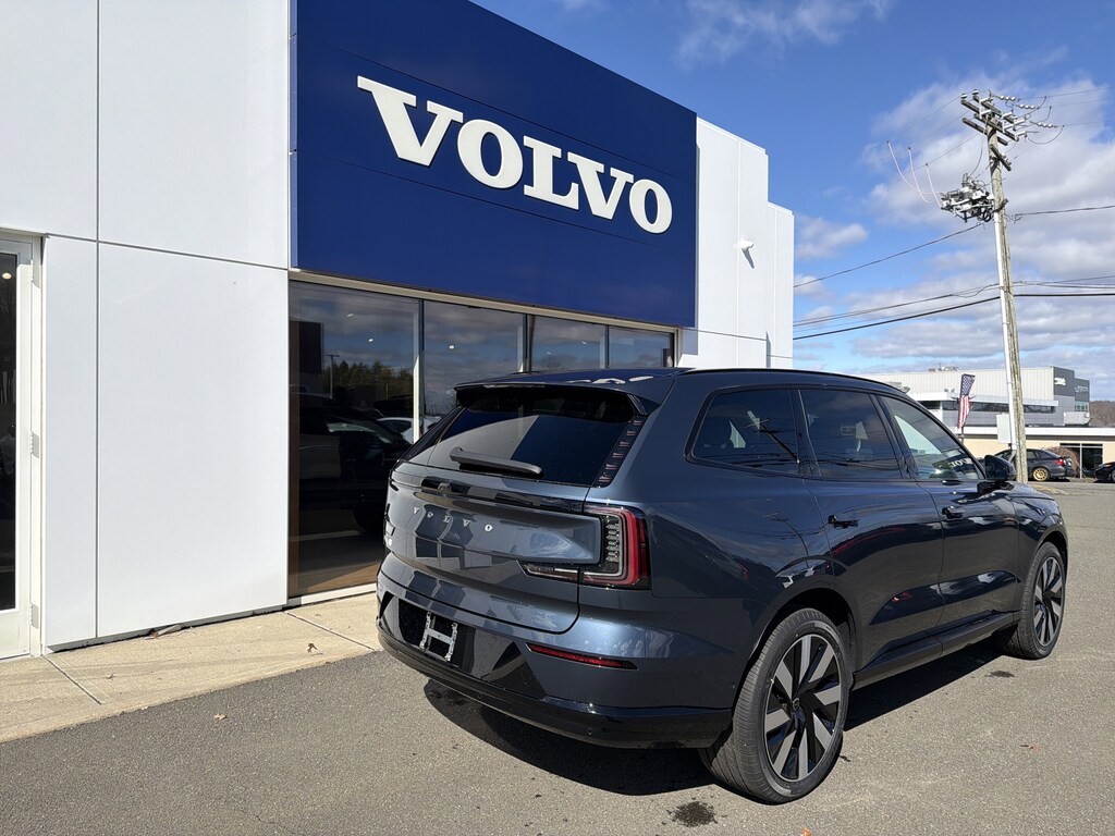 New 2025 Volvo EX90 Plus Twin Motor Performance Plus 7-Seater