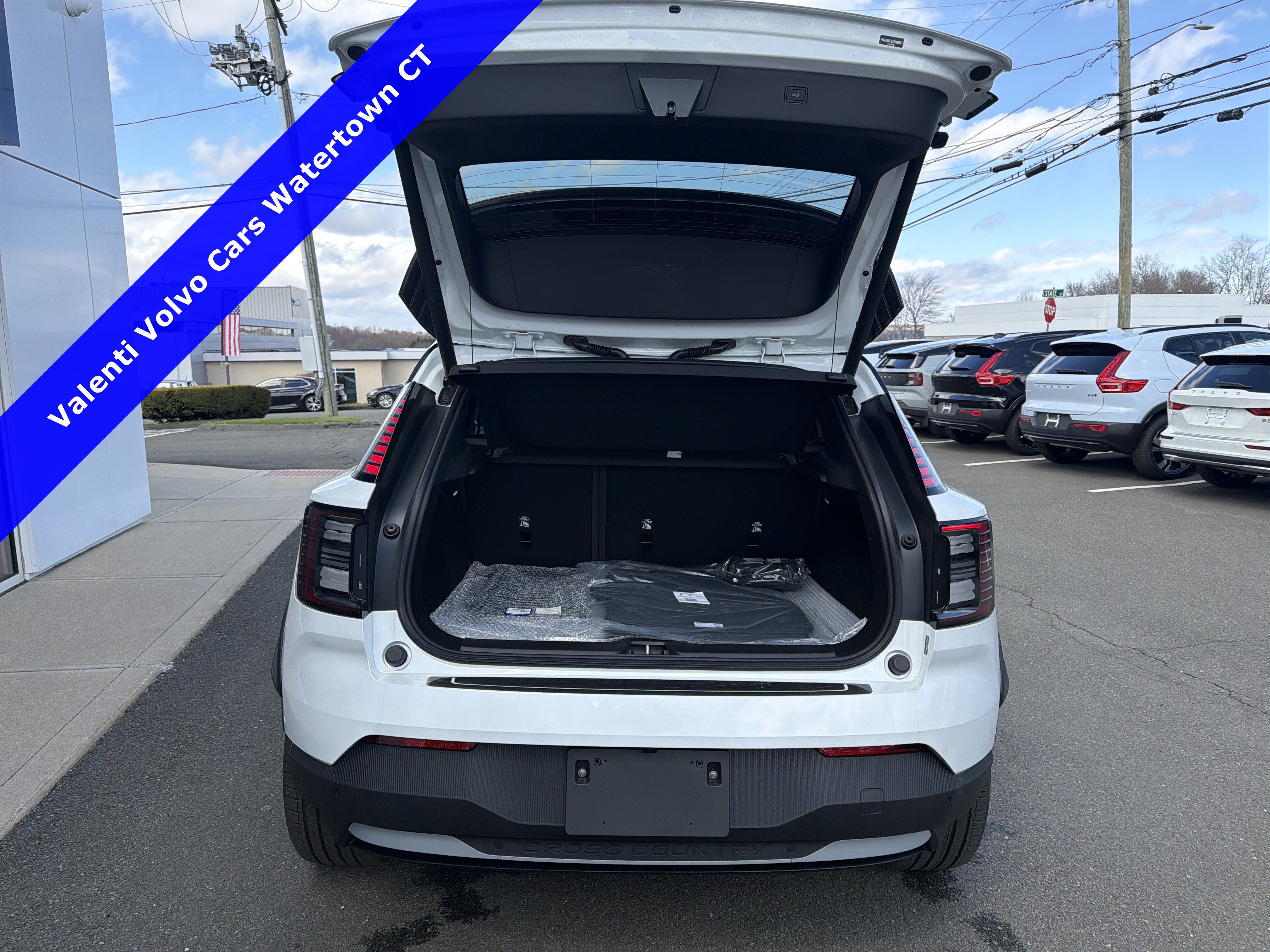 2026 Volvo EX30 Ultra - Photo 10