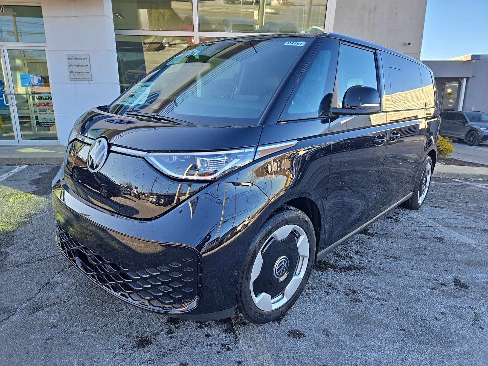 2025 Volkswagen ID. Buzz Pro S photo 2