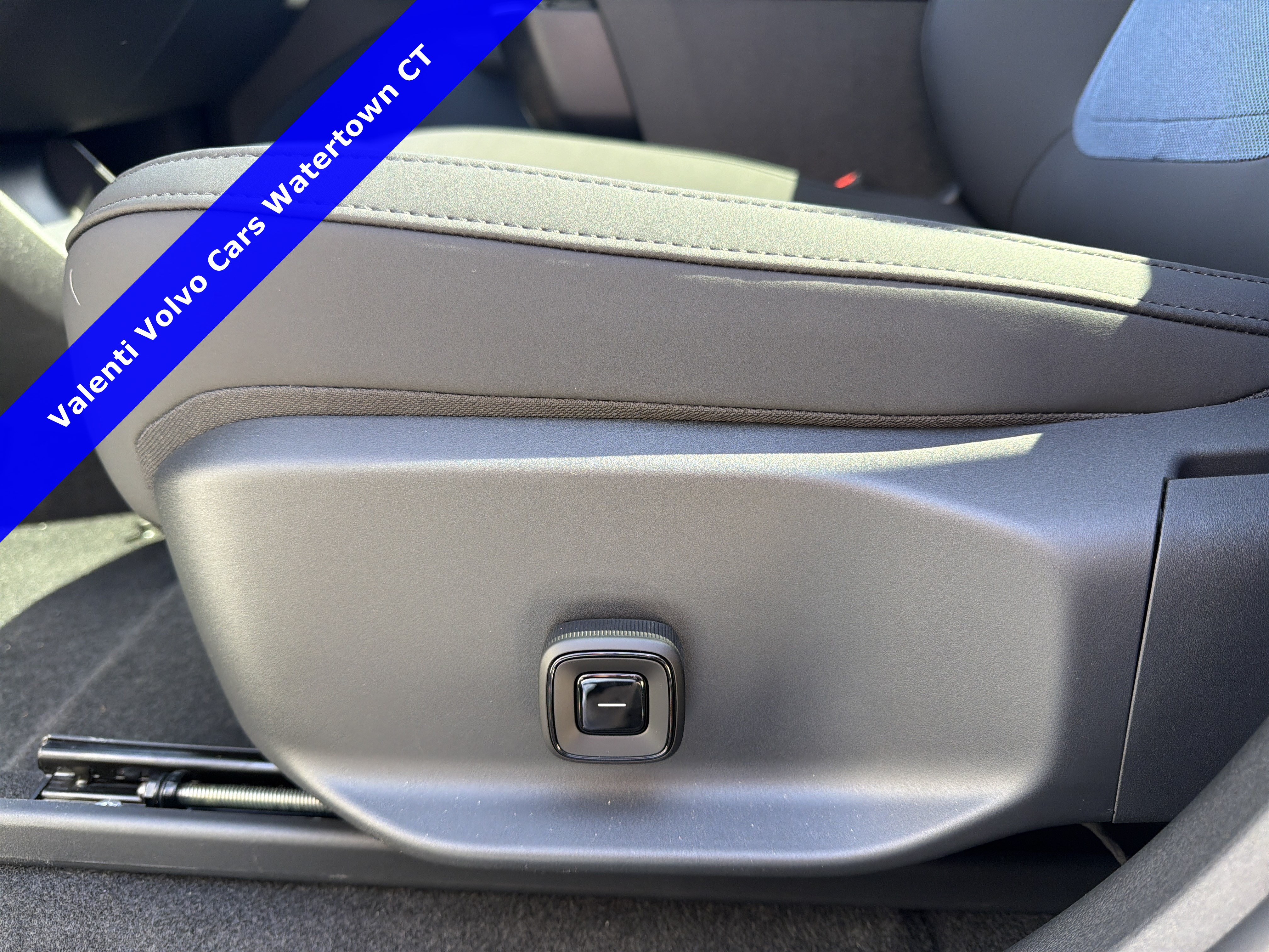 2026 Volvo EX30 Plus - Photo 20
