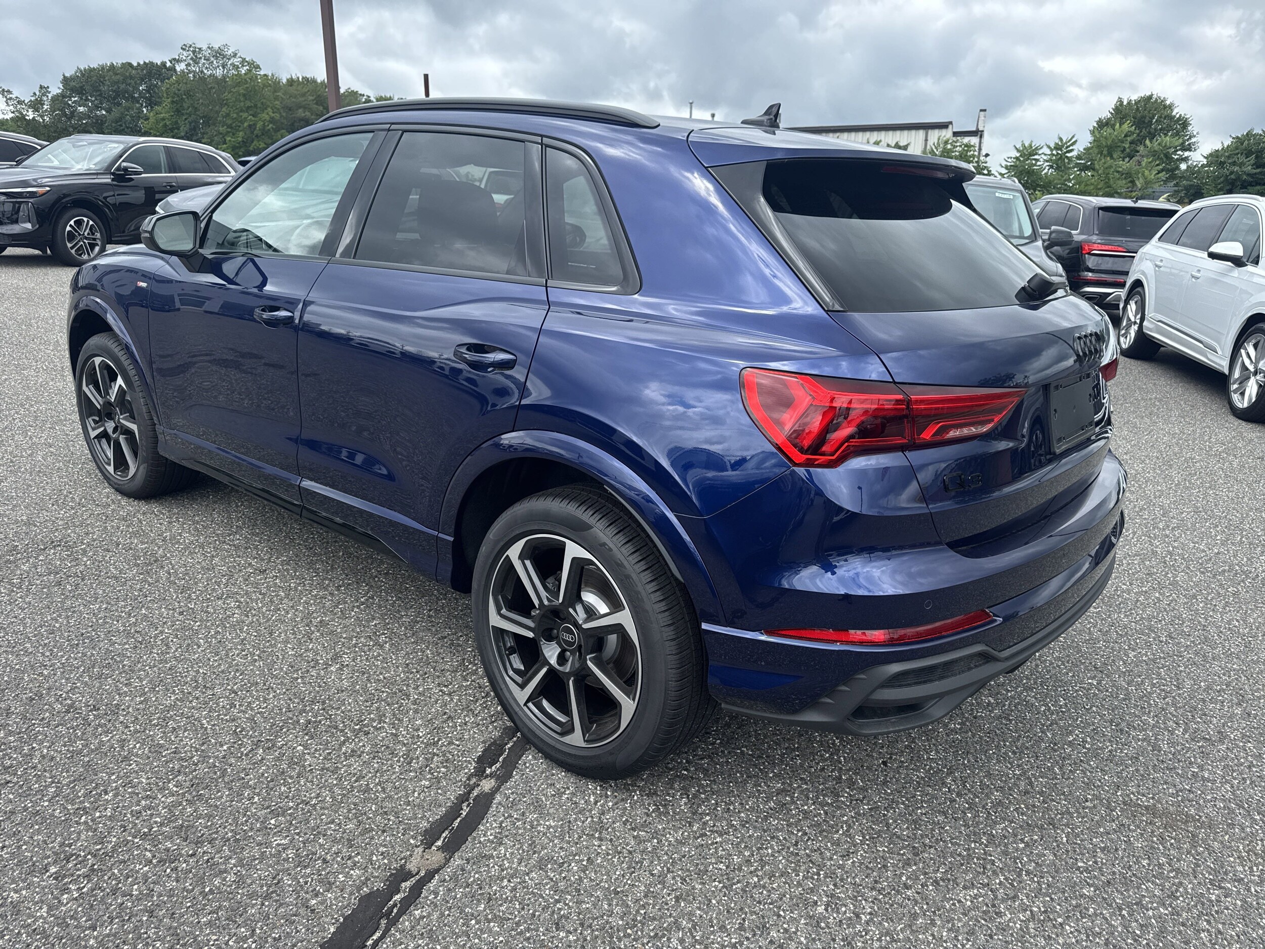 2025 Audi Q3 45 TFSI S line Premium Plus photo 4